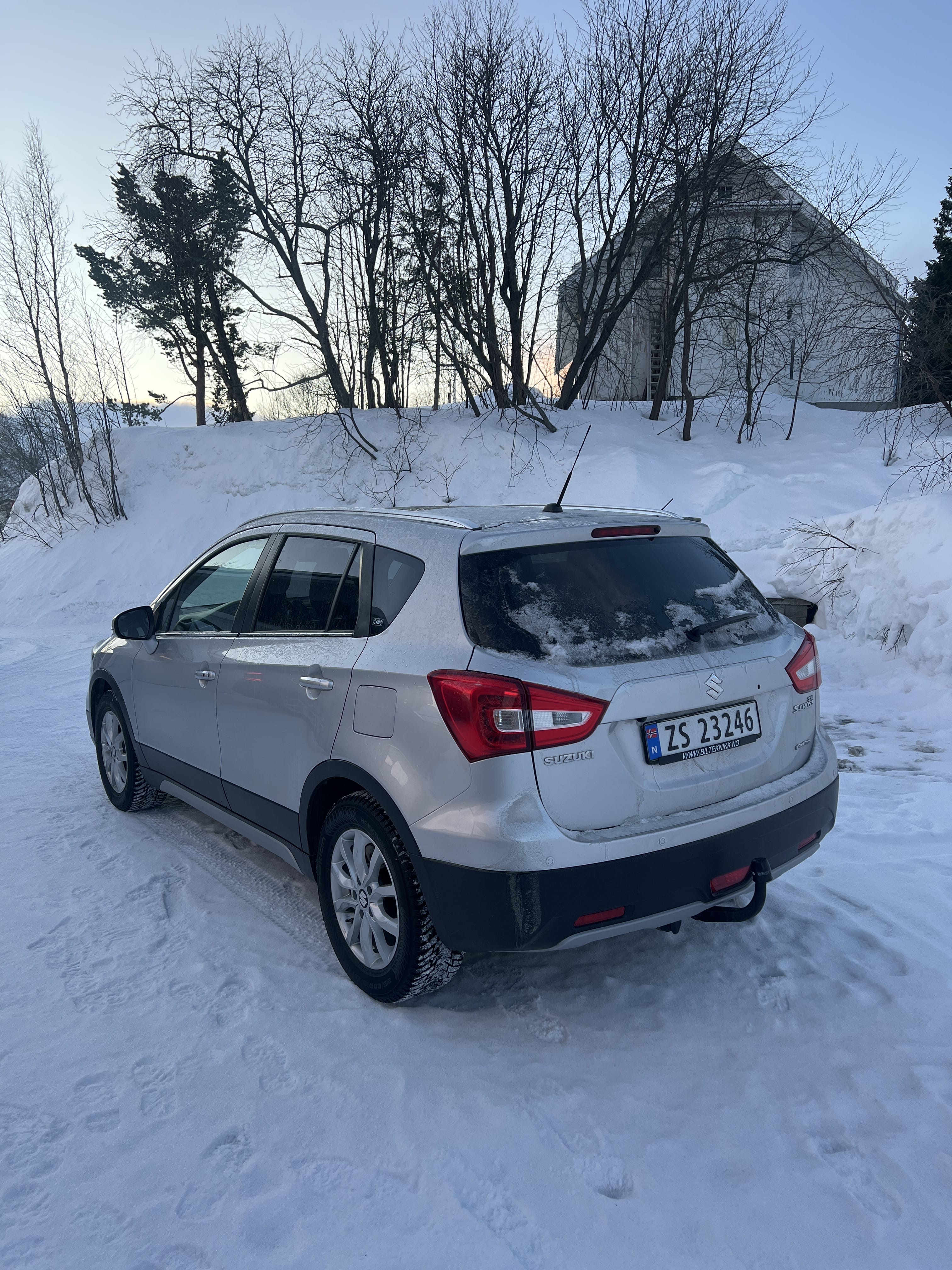 Suzuki SX4 S-Cross 4x4, automatic gear. avec GPS