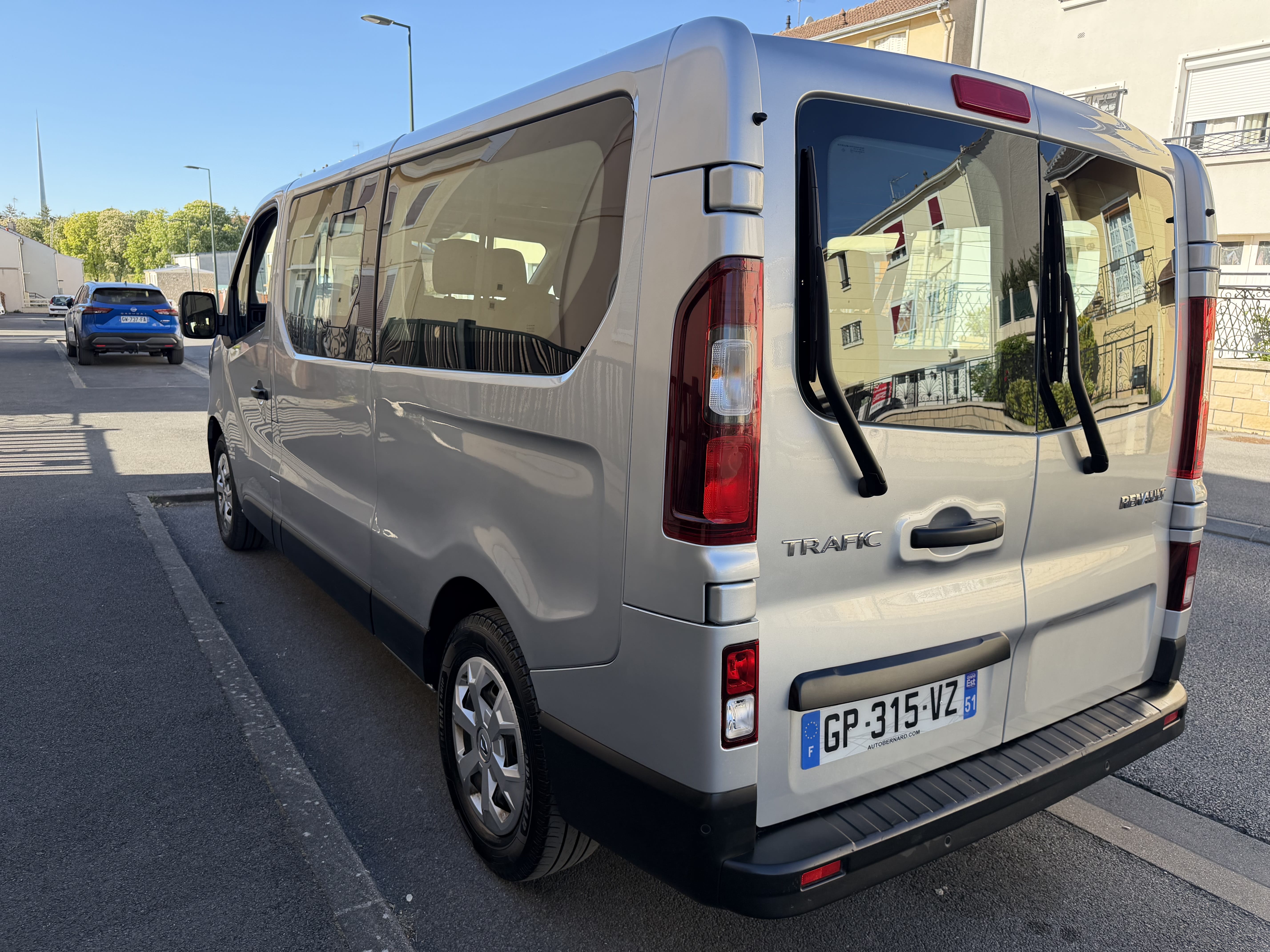 Renault Trafic Passenger Minibus  9 places 2.0 dci 150cv avec Climatisation
