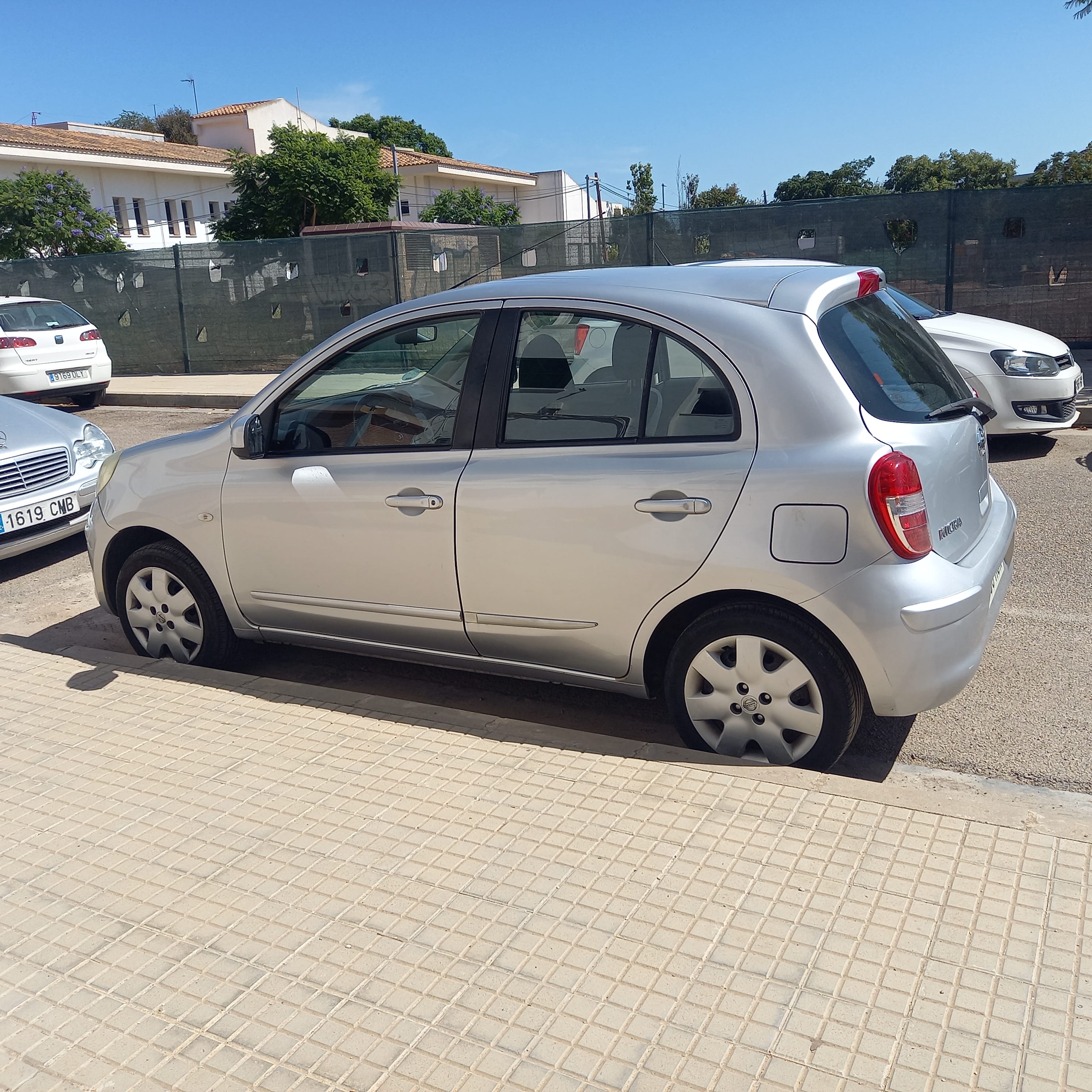 Nissan Micra 1.3,  servicio aeropuerto gratis