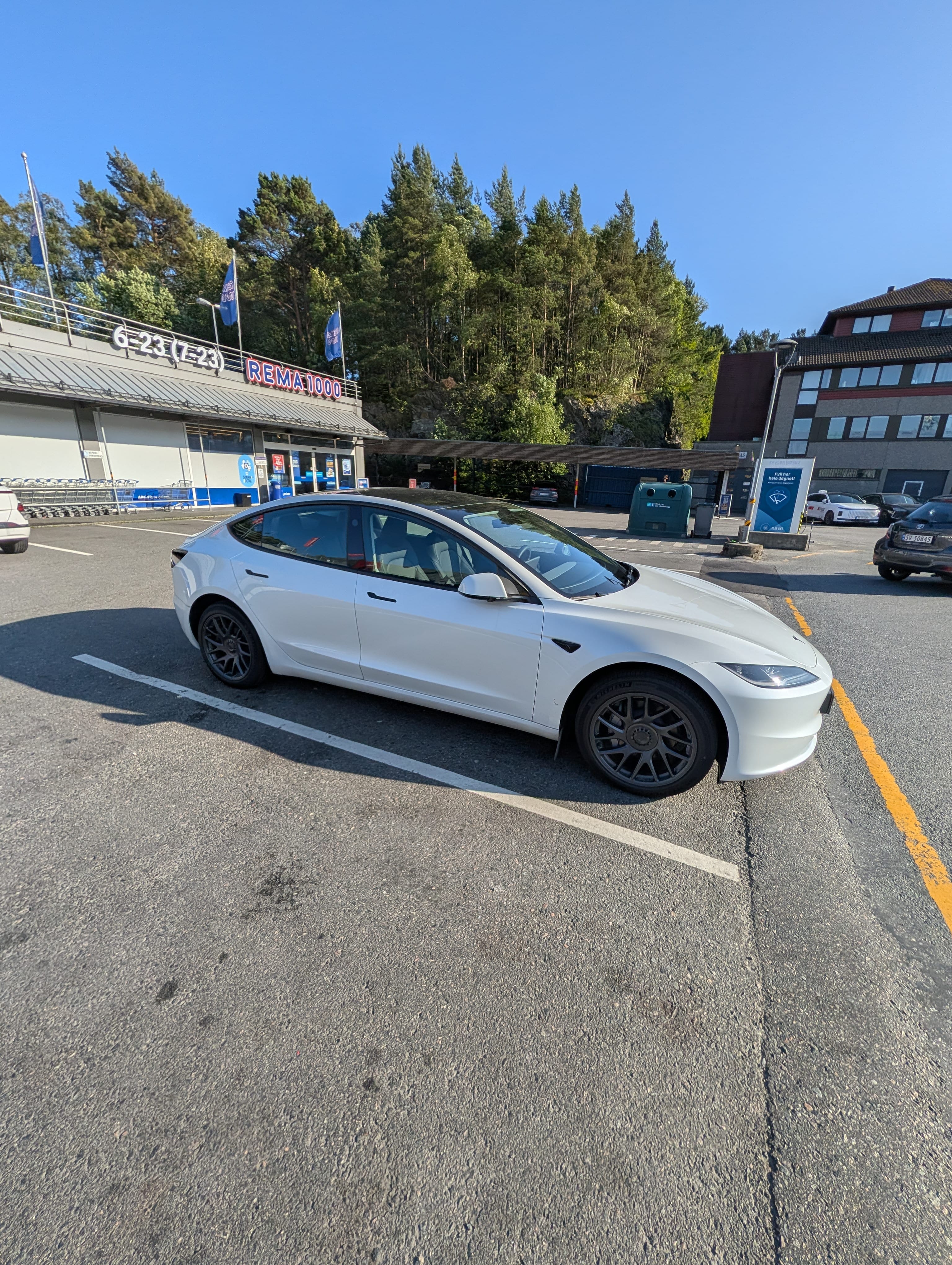 Tesla Model 3 Long Range med GPS