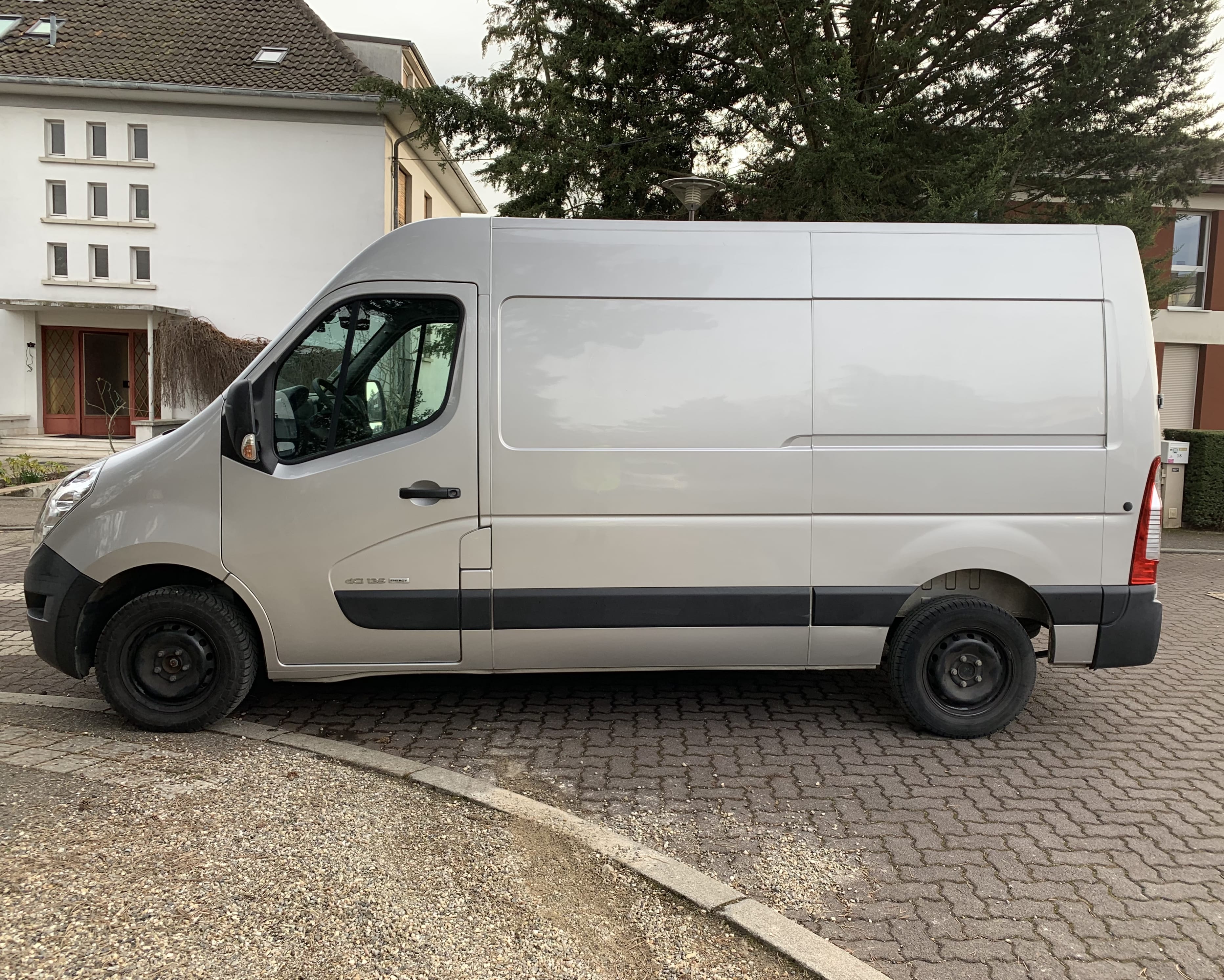 Renault Master 11 m3 130 cv - Diable et rampe d'accès avec GPS
