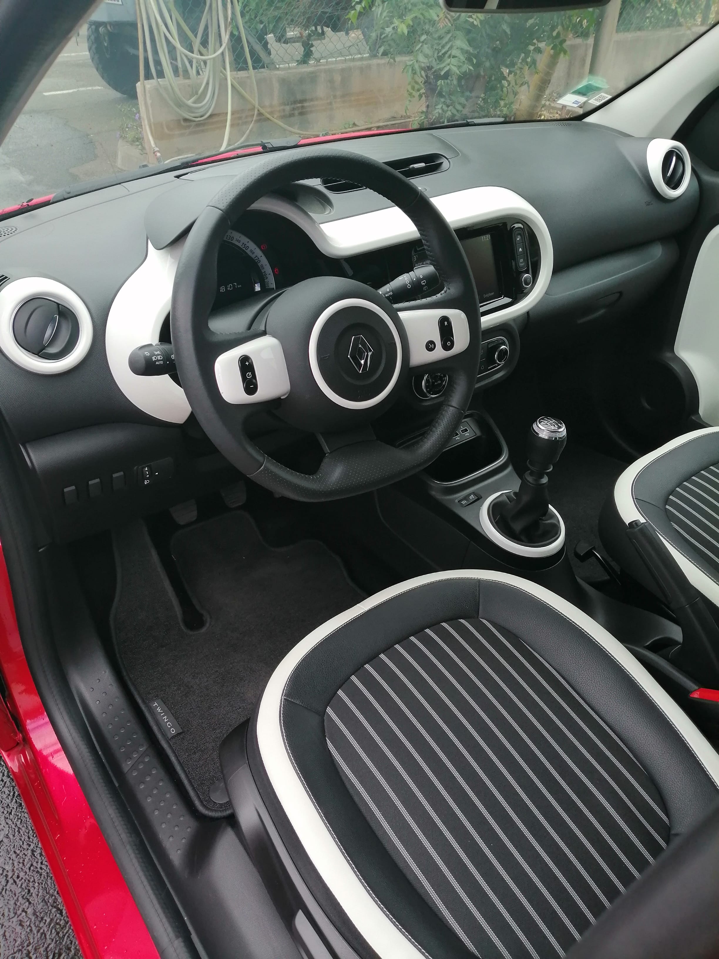 Renault Twingo III 92cv avec Audio Bluetooth