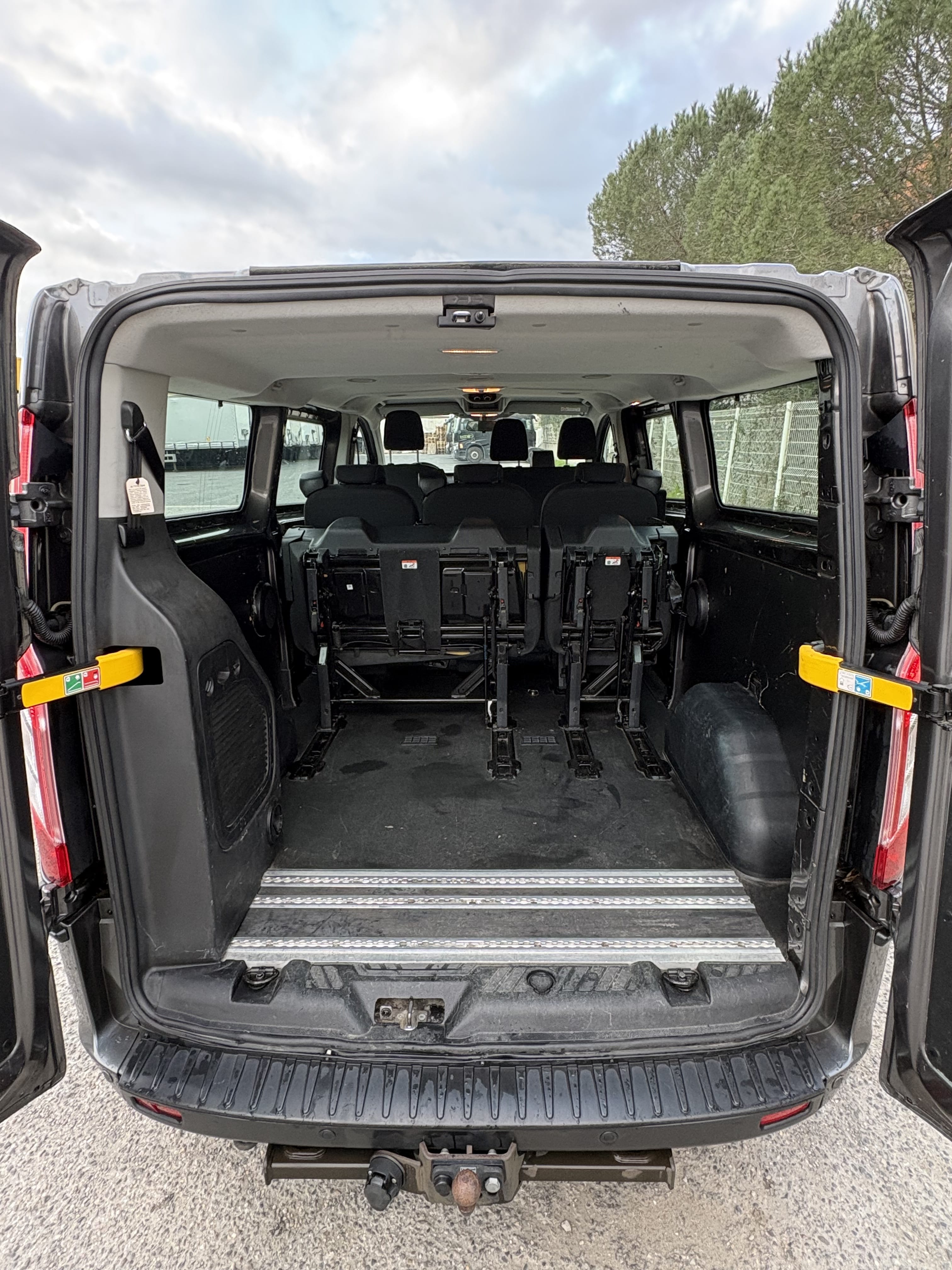 Ford Transit Custom Kombi avec Android Auto