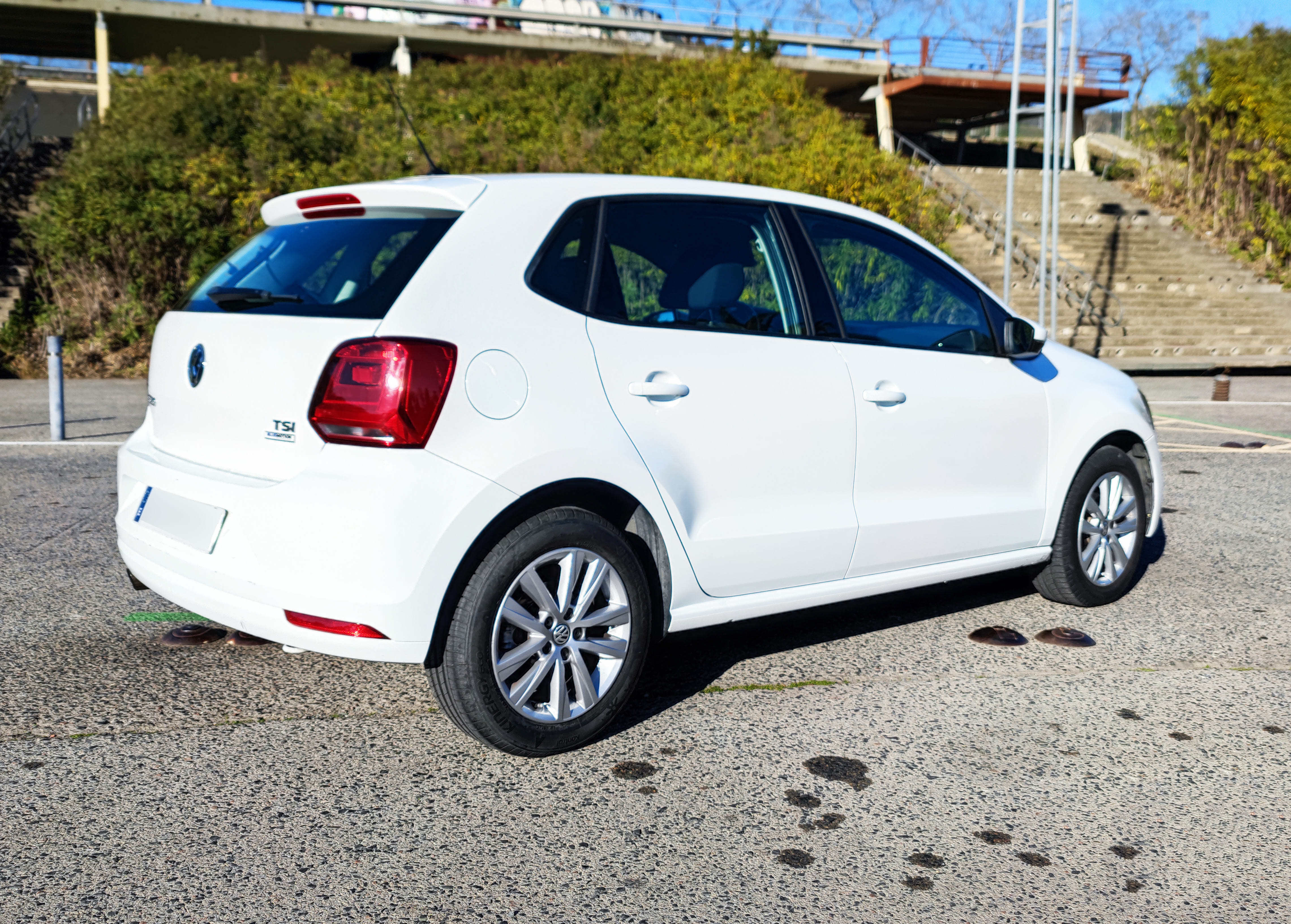 Volkswagen Polo TSI White Edition with Air conditioning