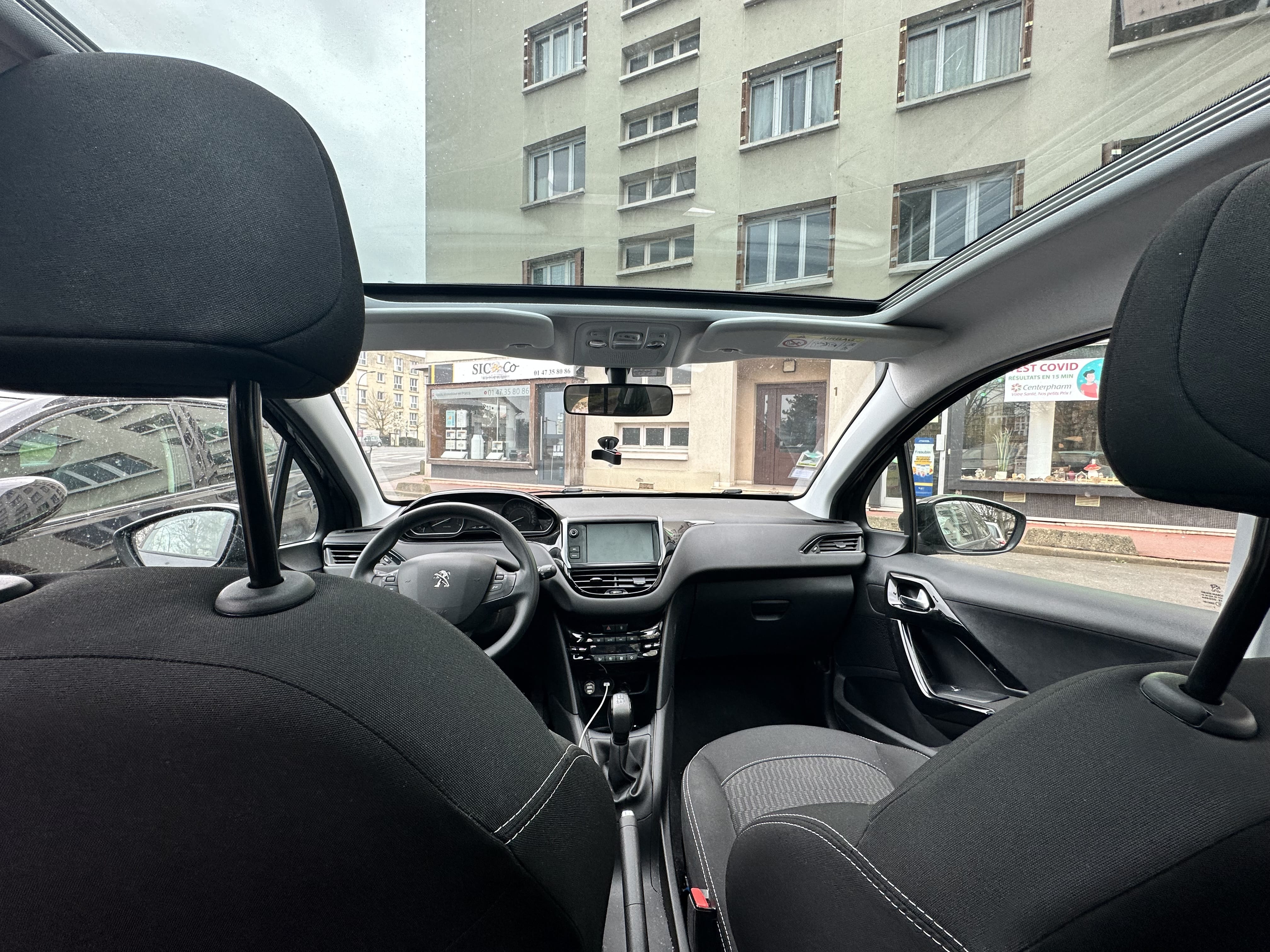 Peugeot 208 1.2 PureTech avec Entrée audio / iPod