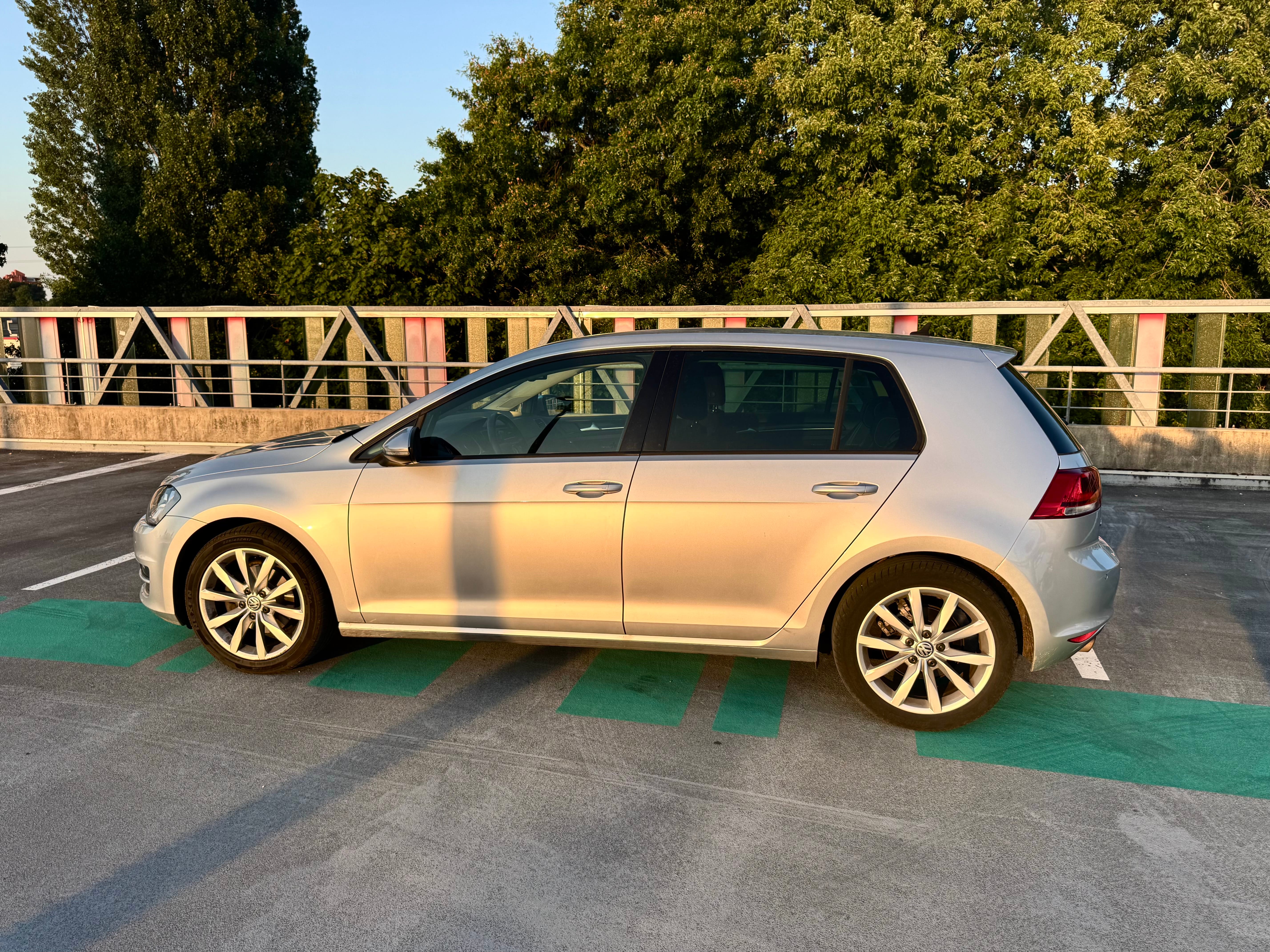 Volkswagen Golf avec GPS