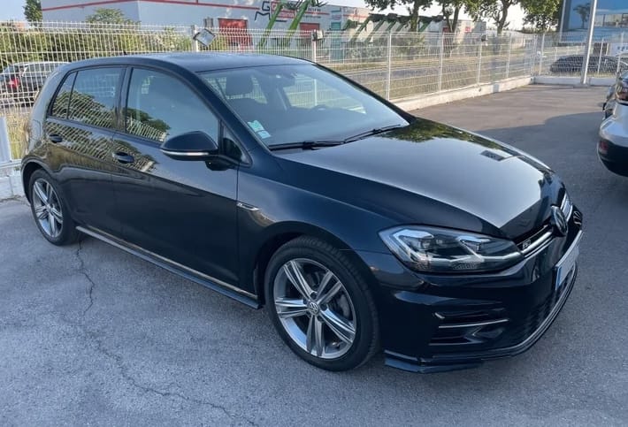 Volkswagen Golf R-Line with Air conditioning