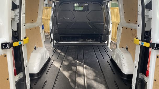 Ford Transit Custom Varebil Automat med Skistativ