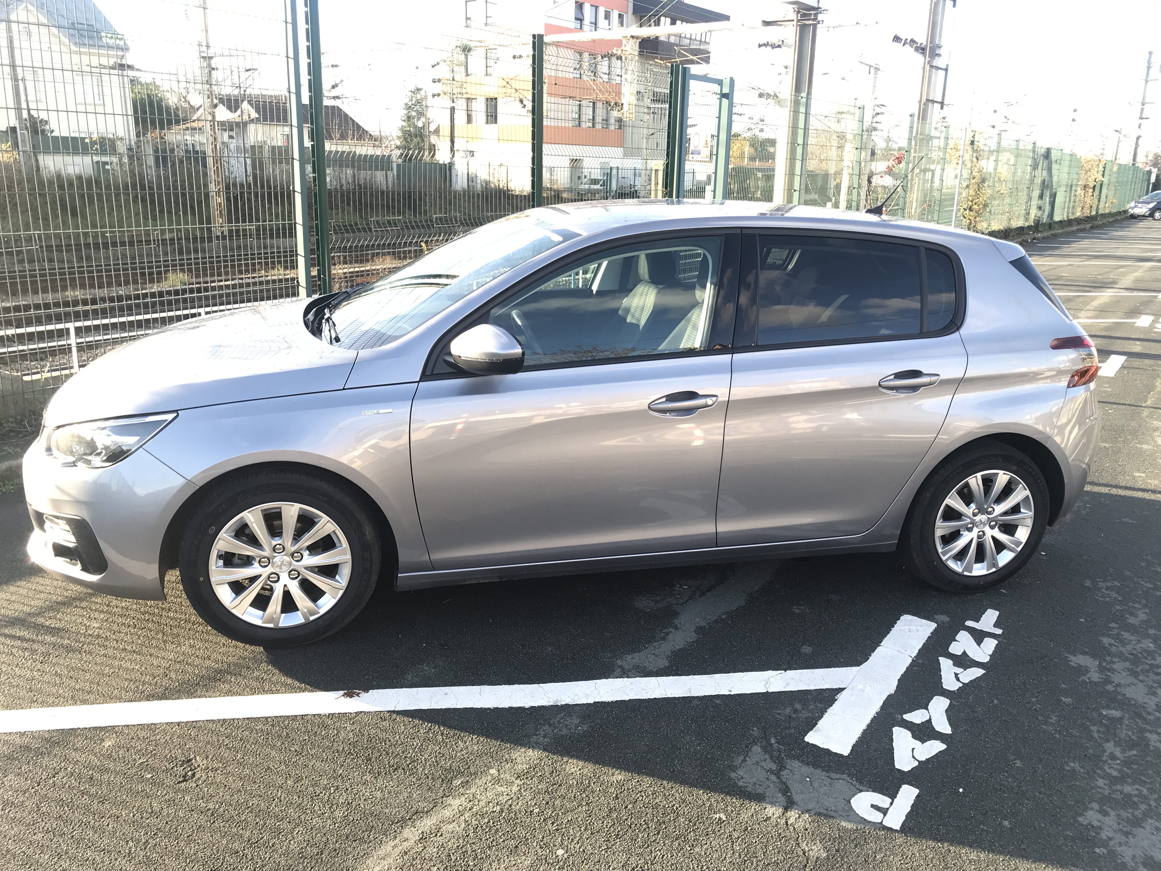 Peugeot 308 110 CV Caméra/GPS/Stop&Start avec Climatisation