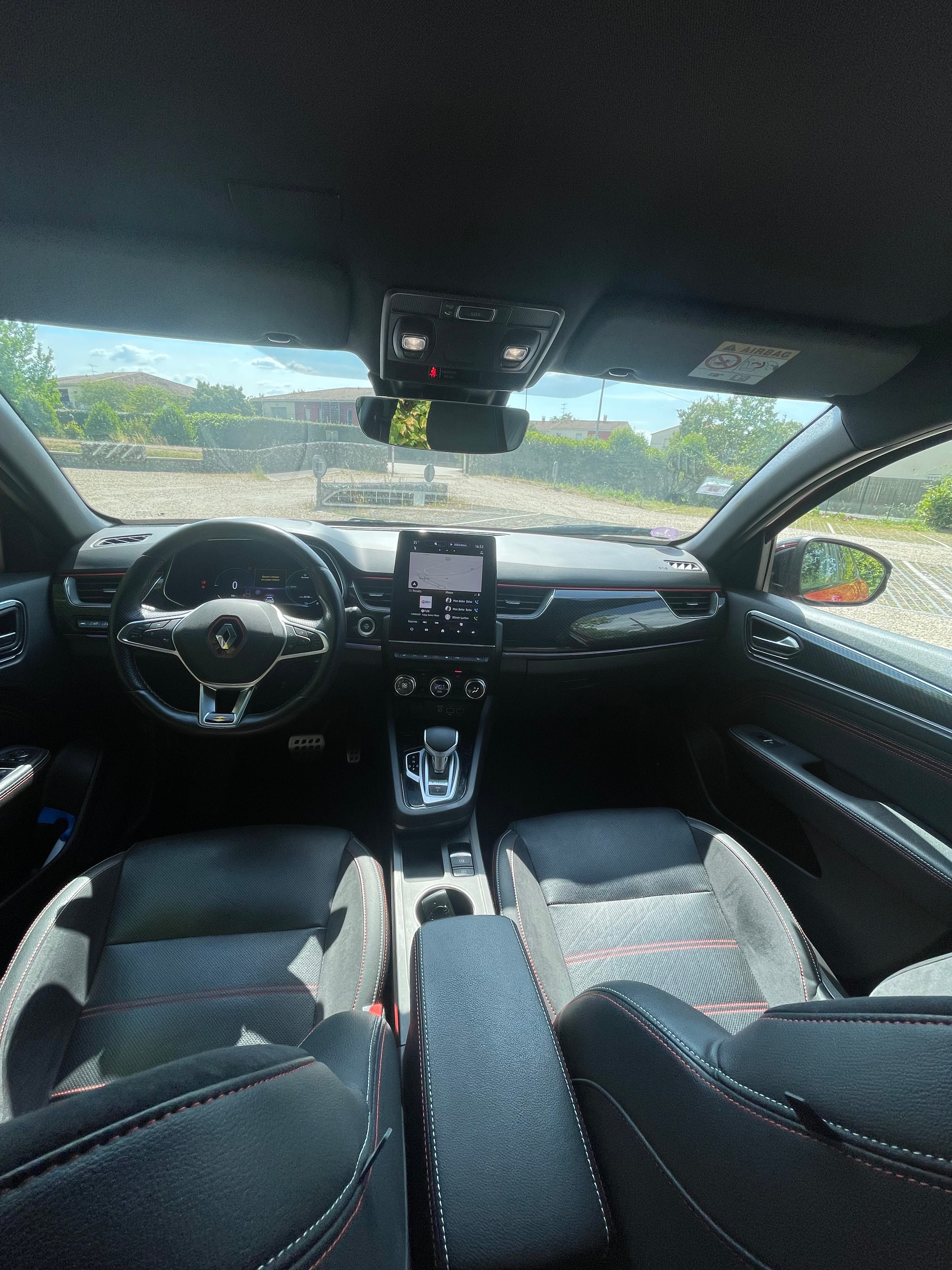 Renault Arkana E-Tech avec GPS