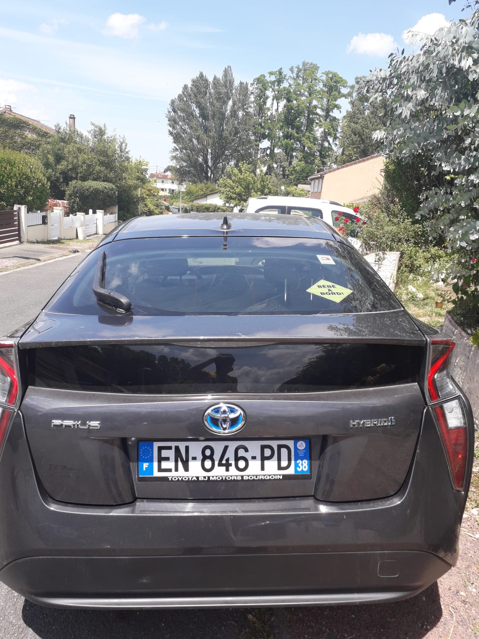 Toyota Prius Four avec GPS