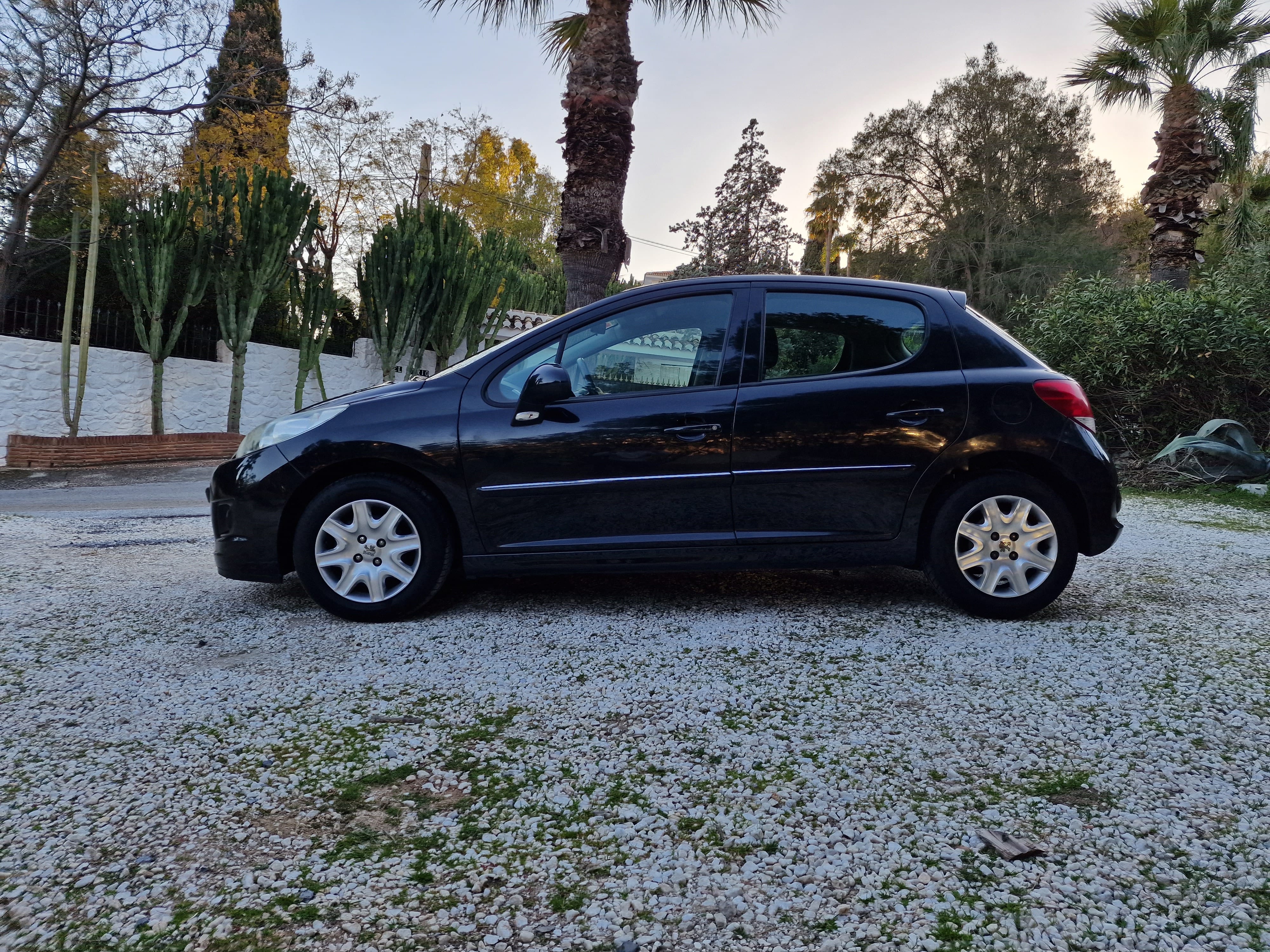 Peugeot 207+ con Aire acondicionado