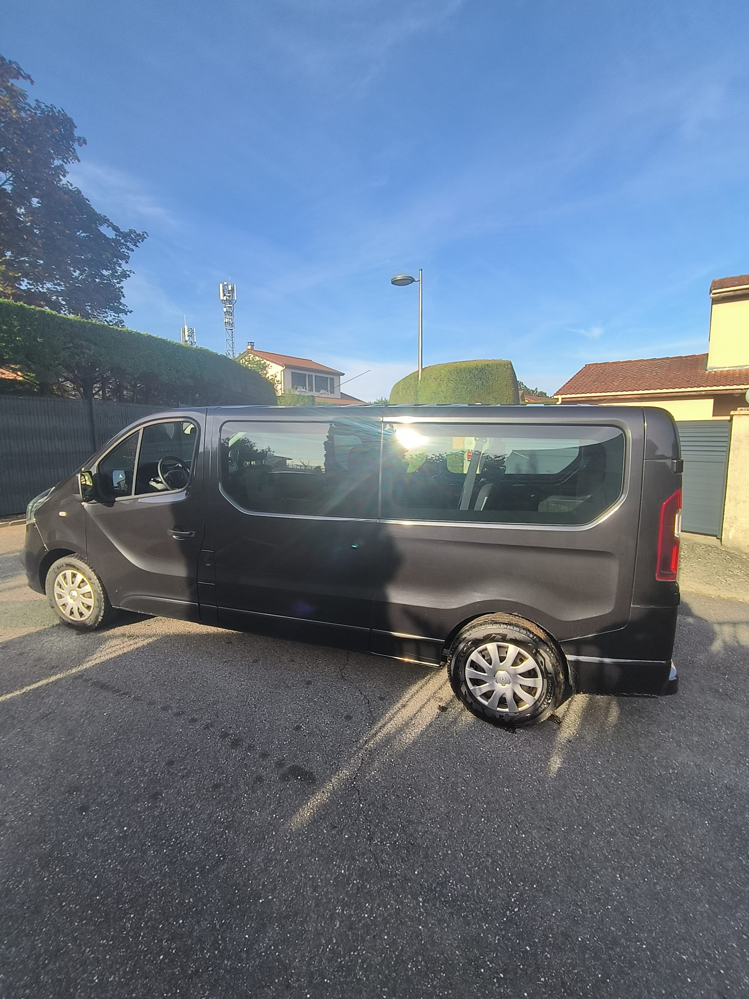 Opel Vivaro Combi avec GPS