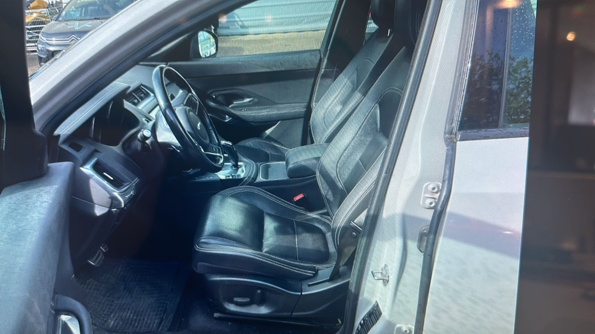 Jaguar E-Pace avec Attelage