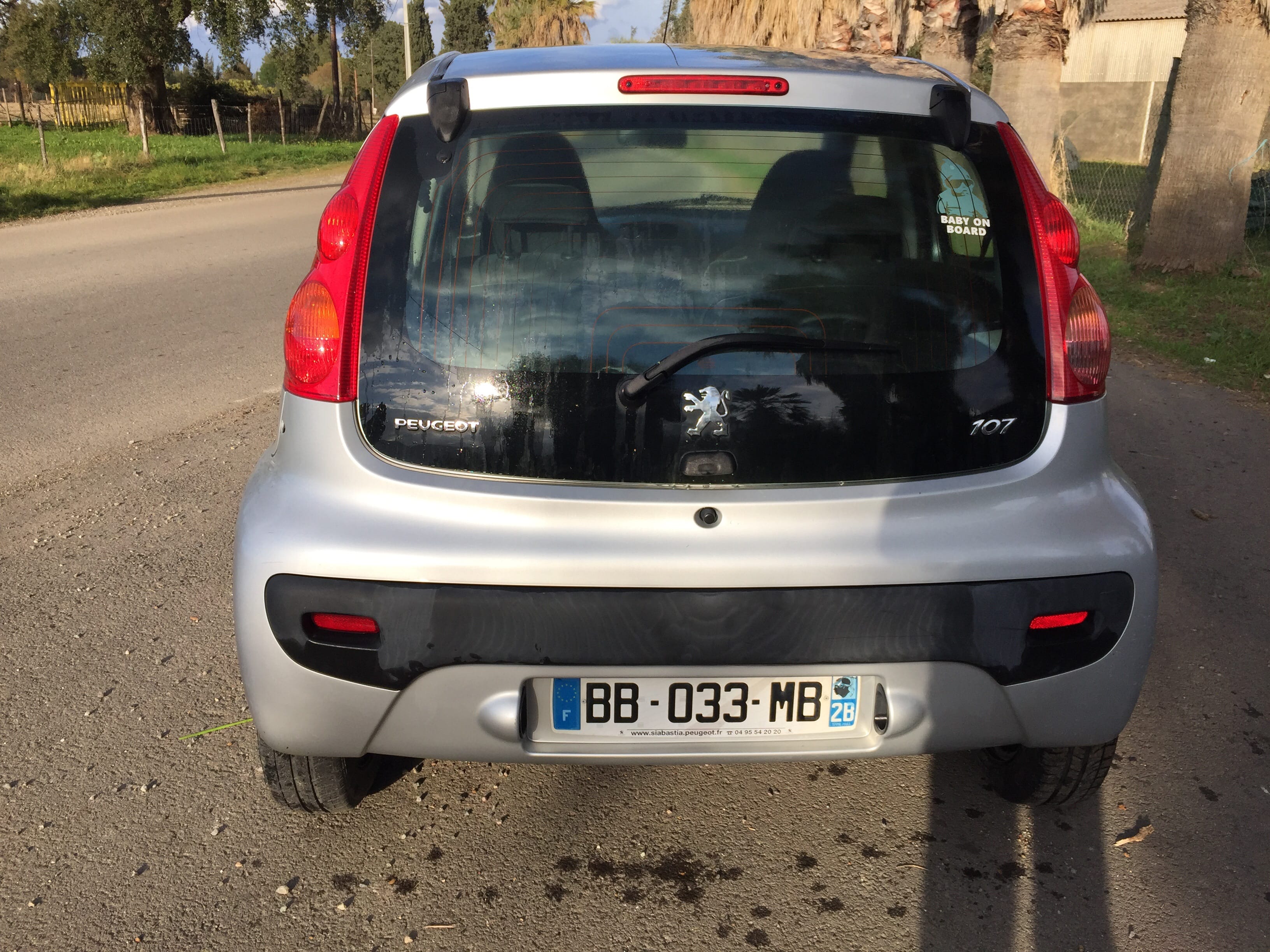Peugeot 107 avec Siège bébé