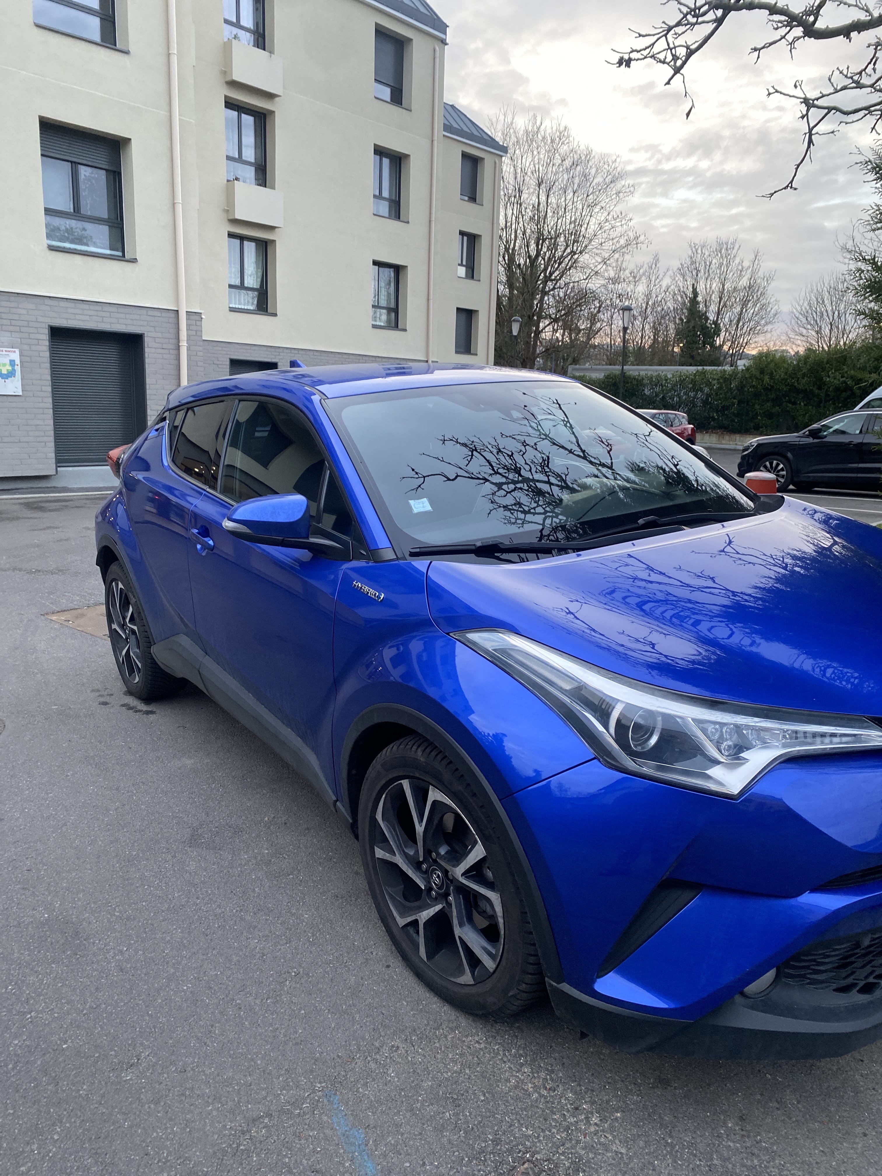 Toyota C-HR, 2019, Essence 98 / Électrique (hybride), automatique