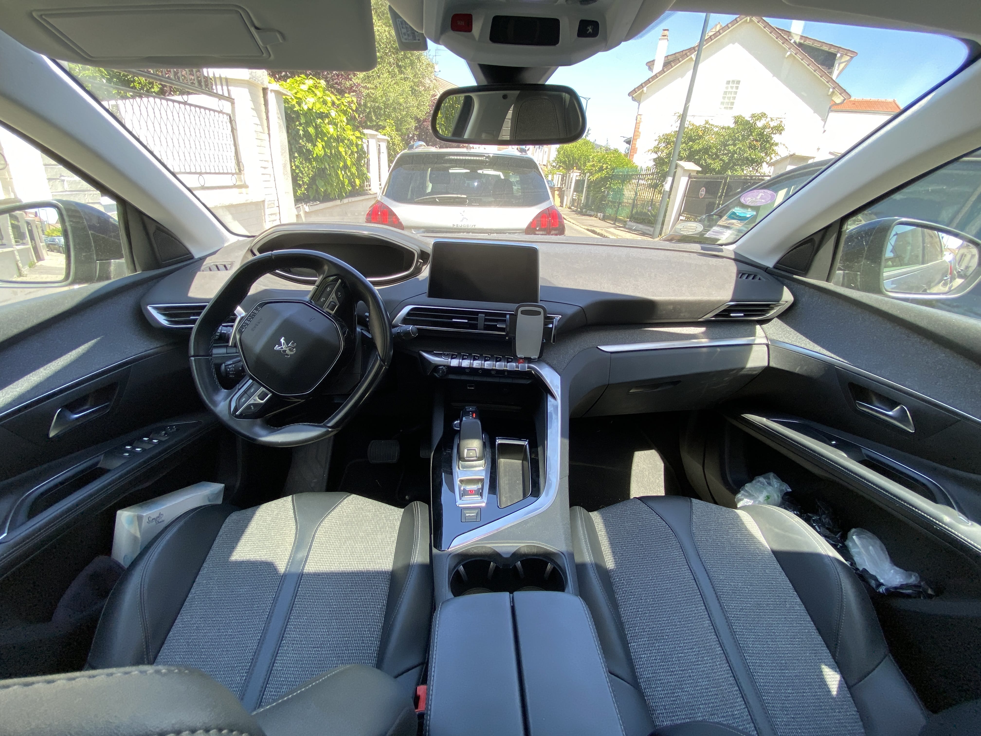 Peugeot 5008 avec GPS