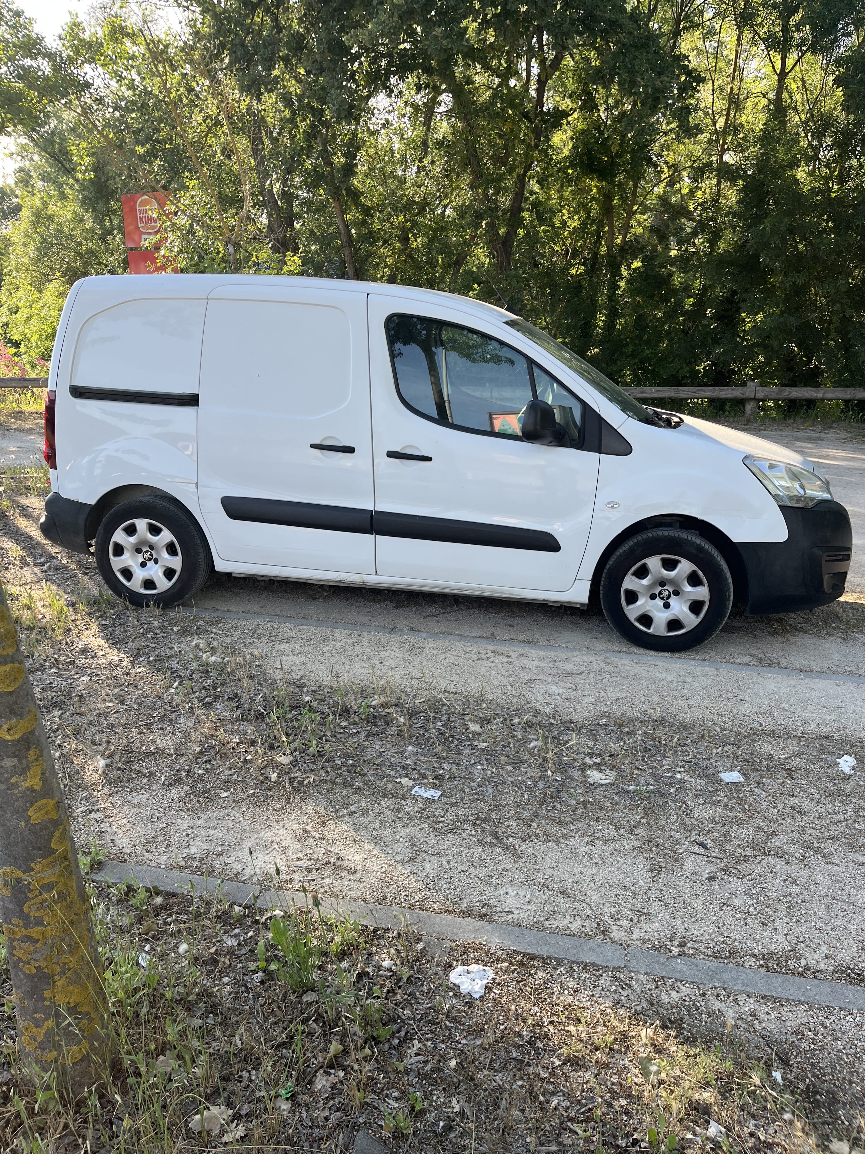 Peugeot Partner Fourgon with Air conditioning
