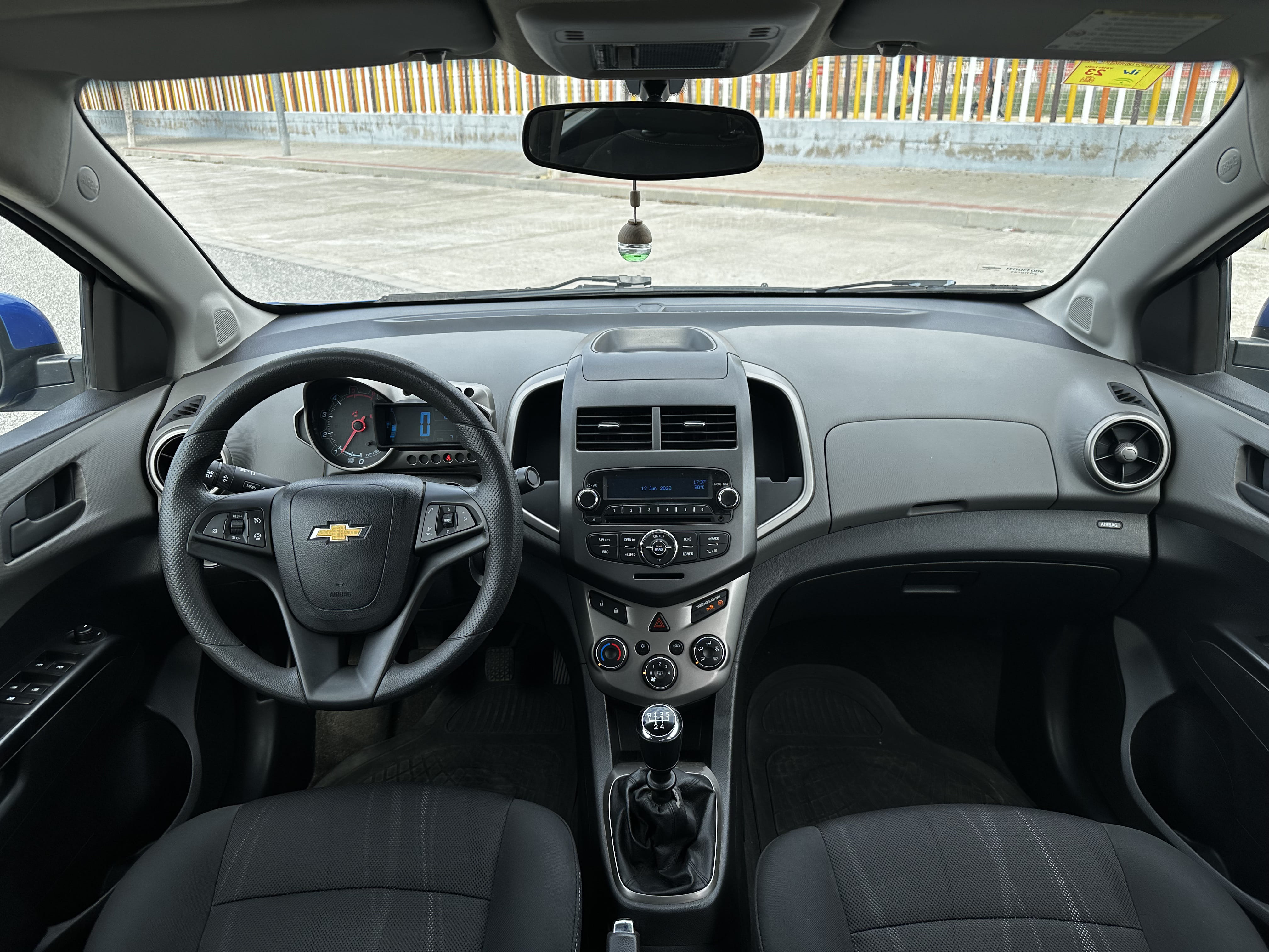 Chevrolet Aveo Berlina con Silla infantil