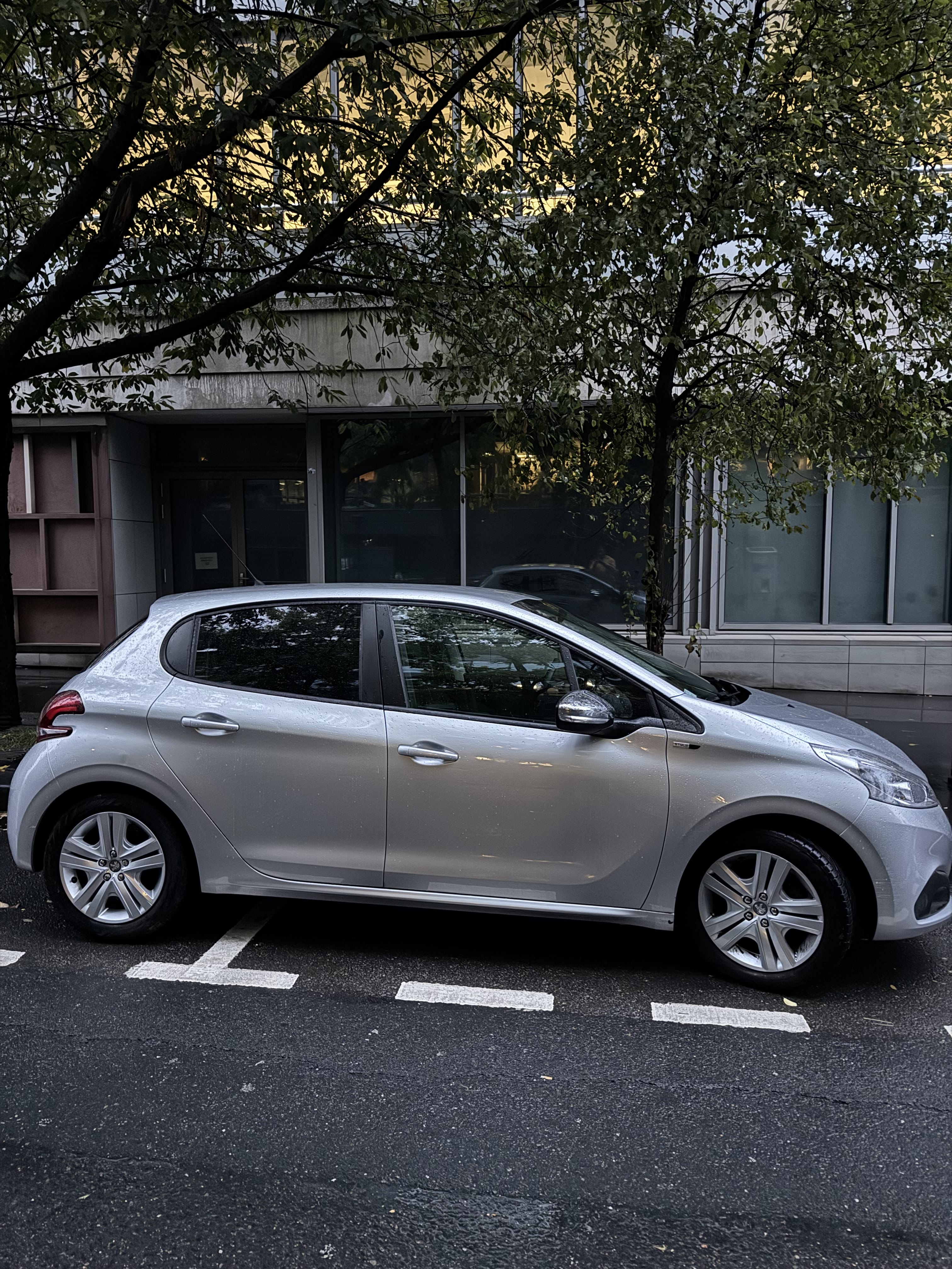 Peugeot 208 avec Climatisation