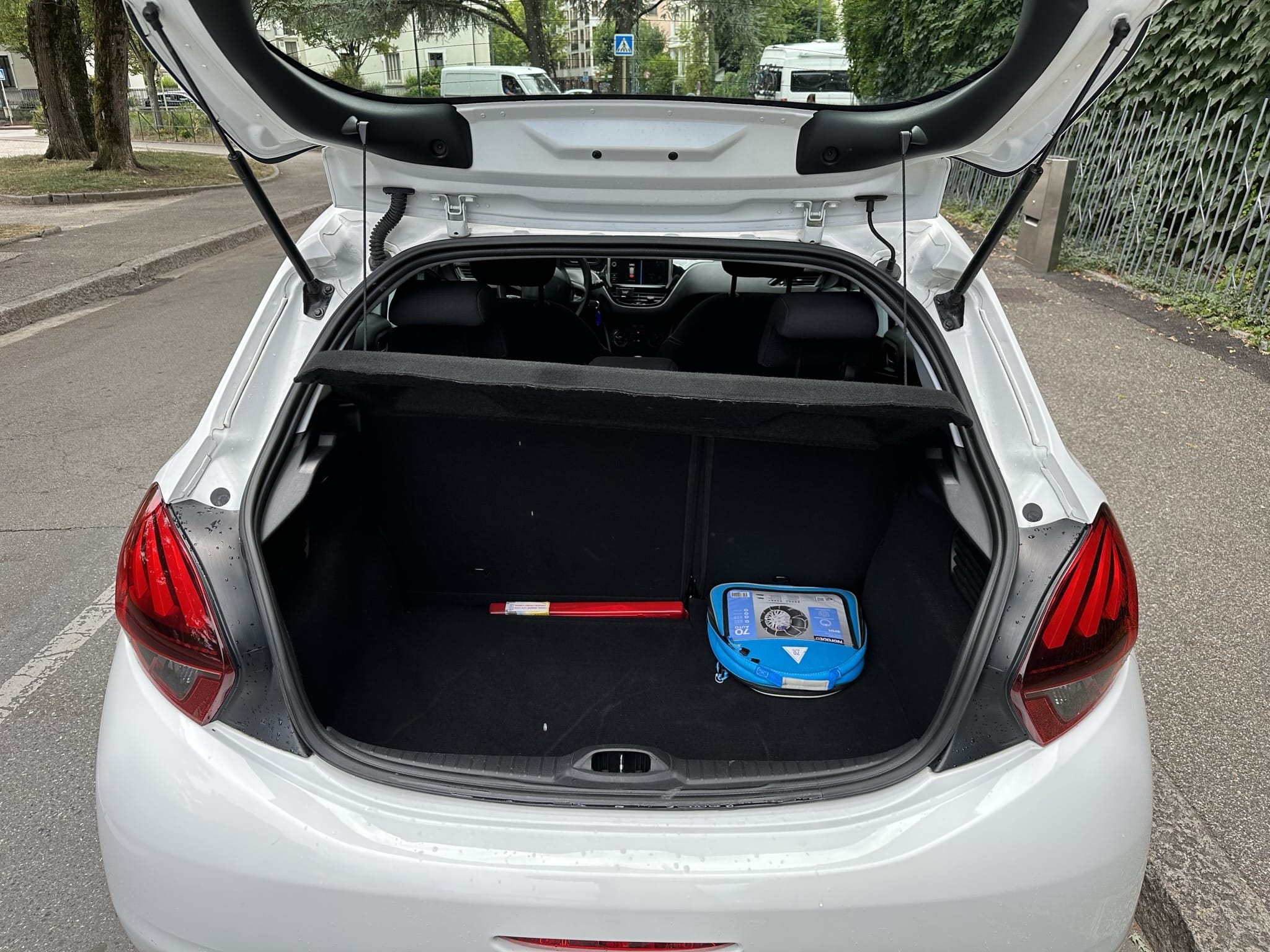 Peugeot 208 avec Chaines