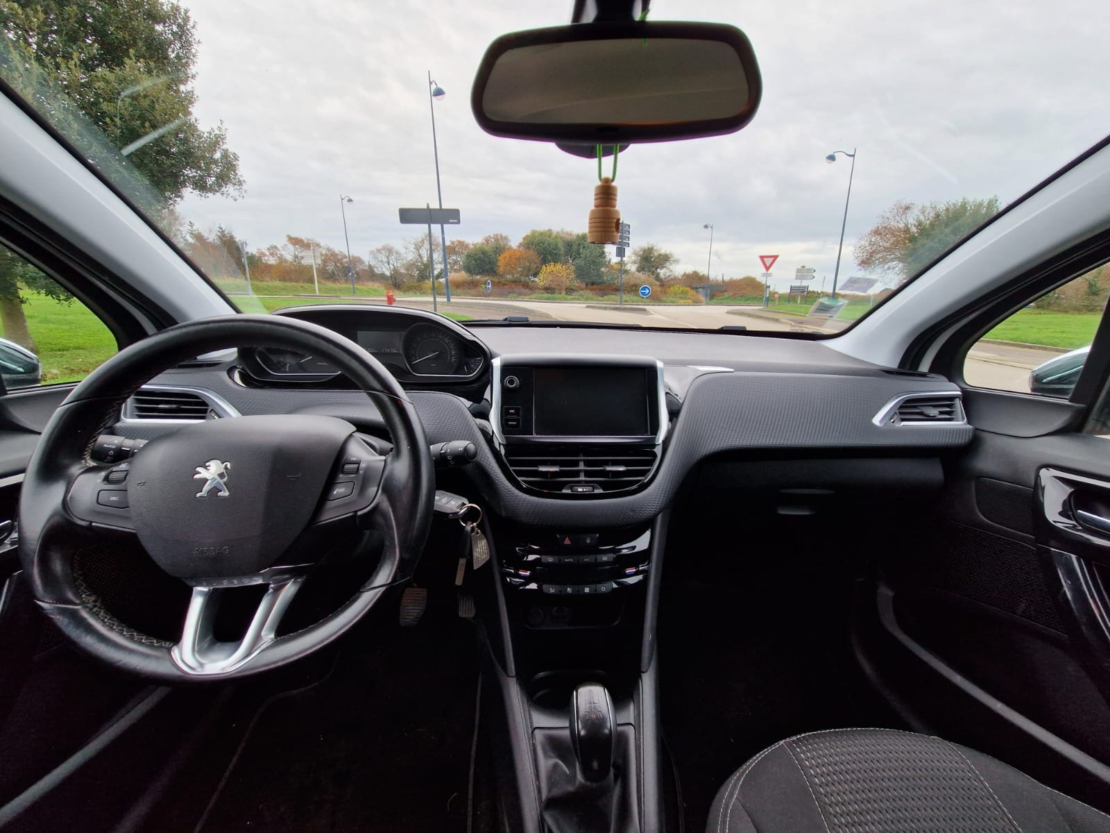 Peugeot 208 avec Siège bébé