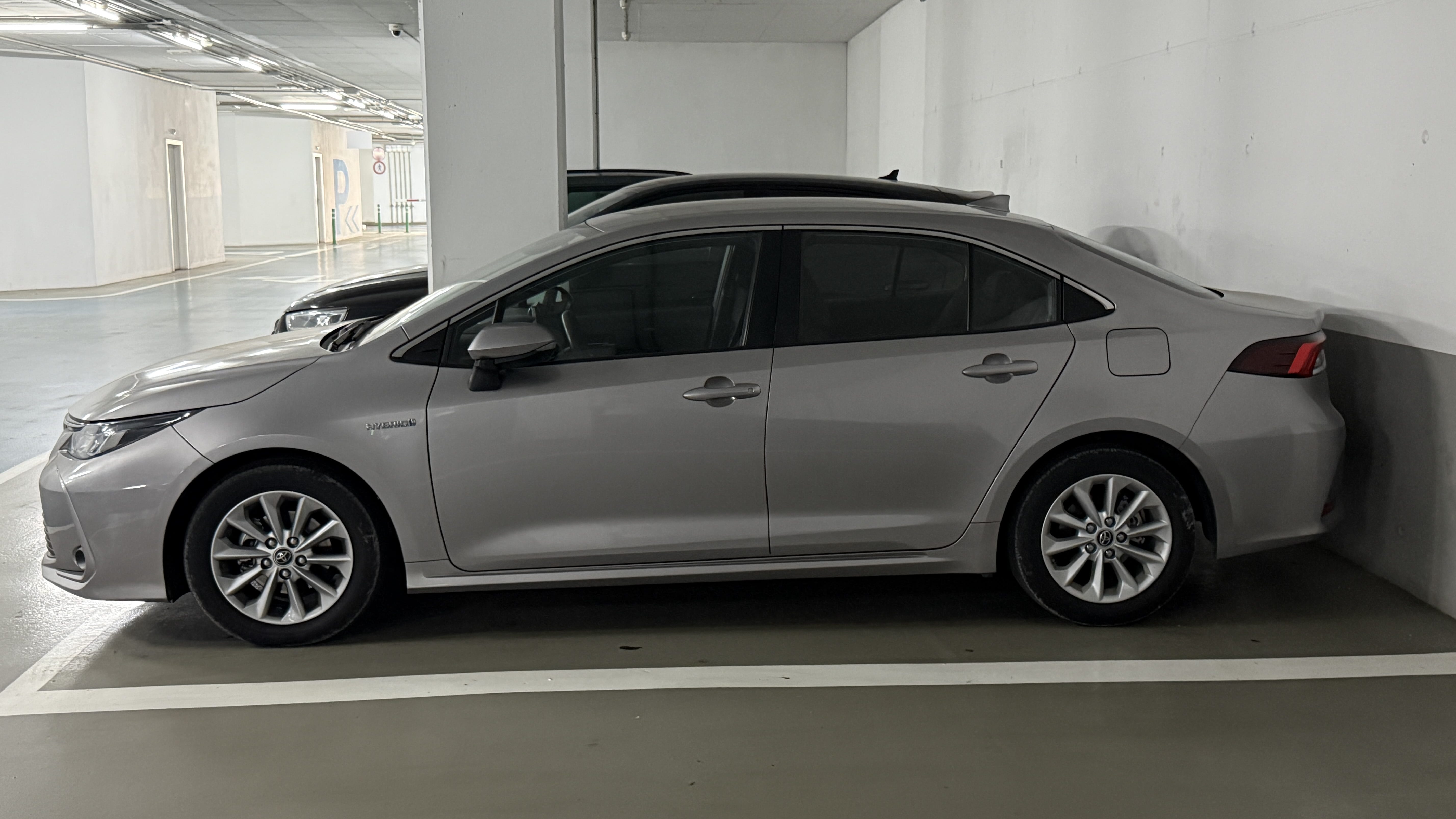 Toyota Corolla Híbrido 1.8 avec Climatisation