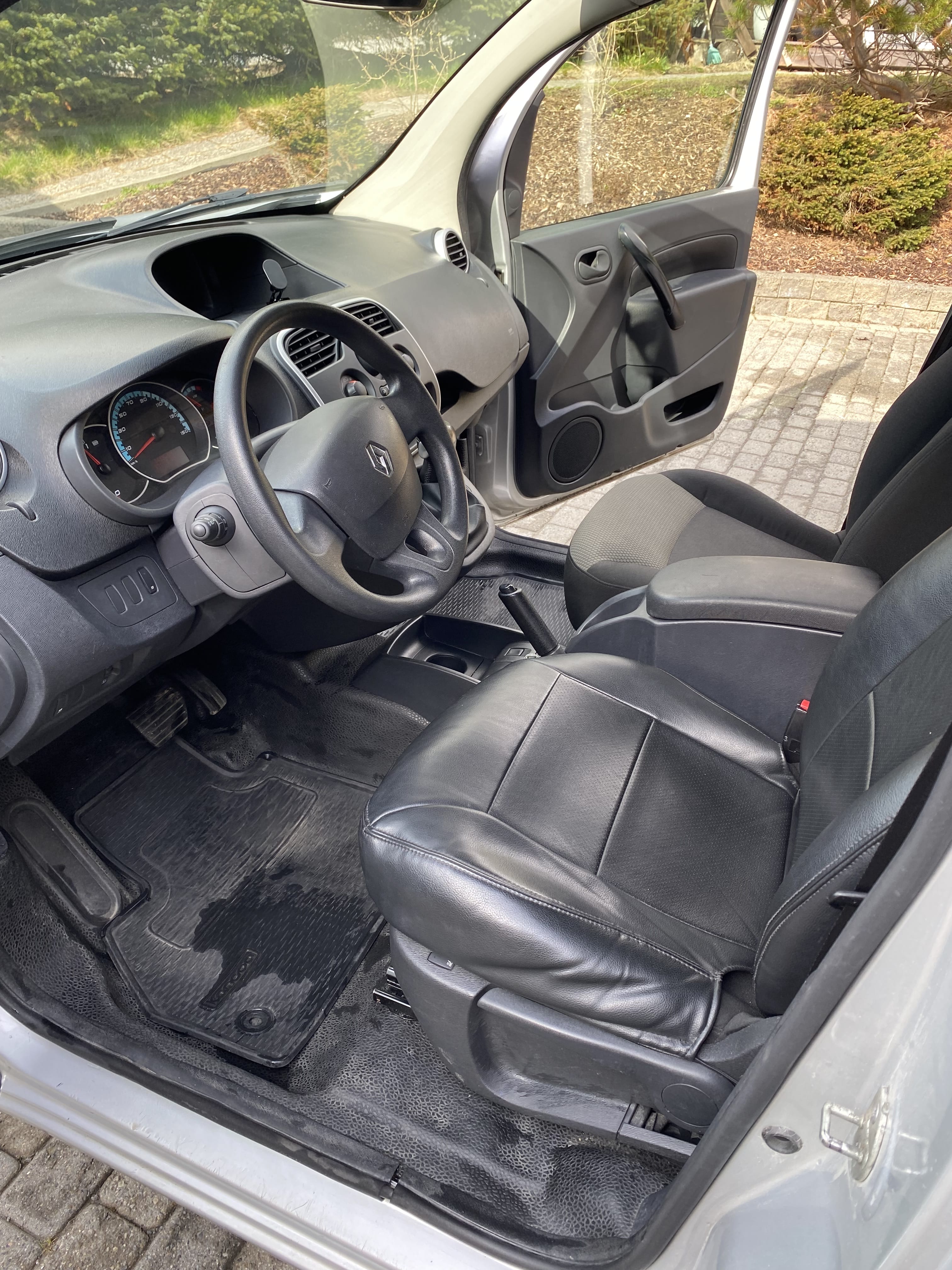 Renault Kangoo ZE med Bluetooth audio