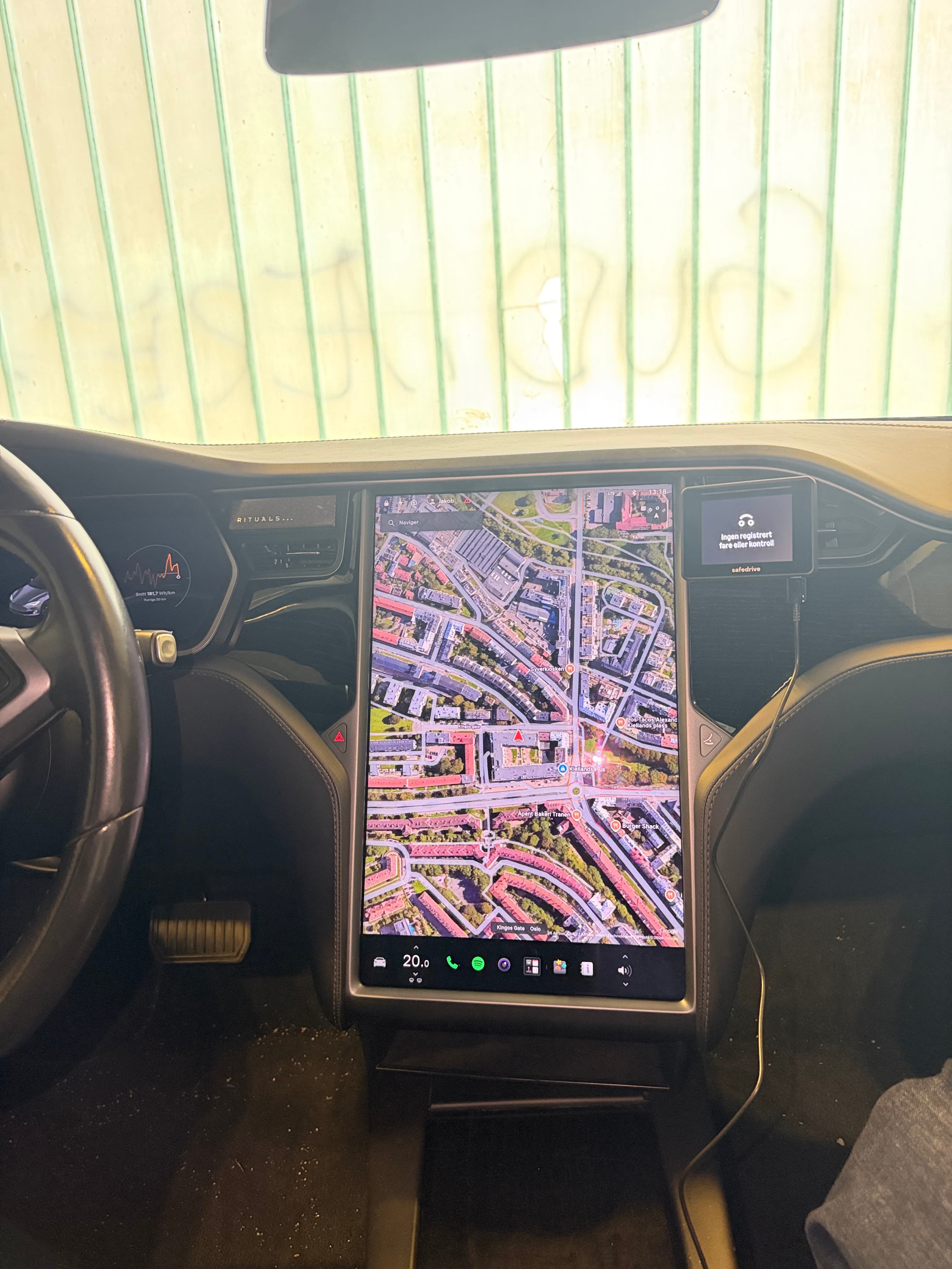 Tesla Model S 75D med Cruisekontroll