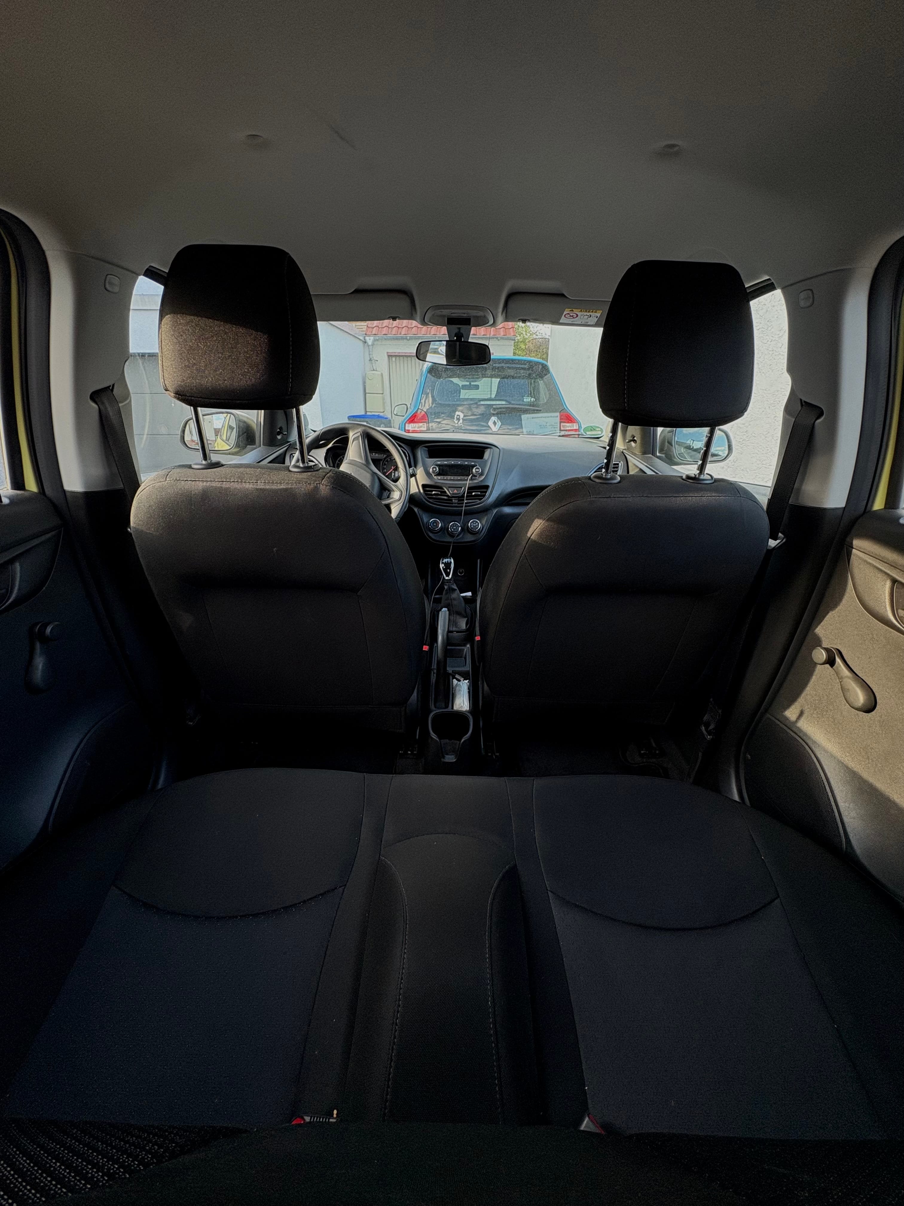 Opel Karl mit Autoradio