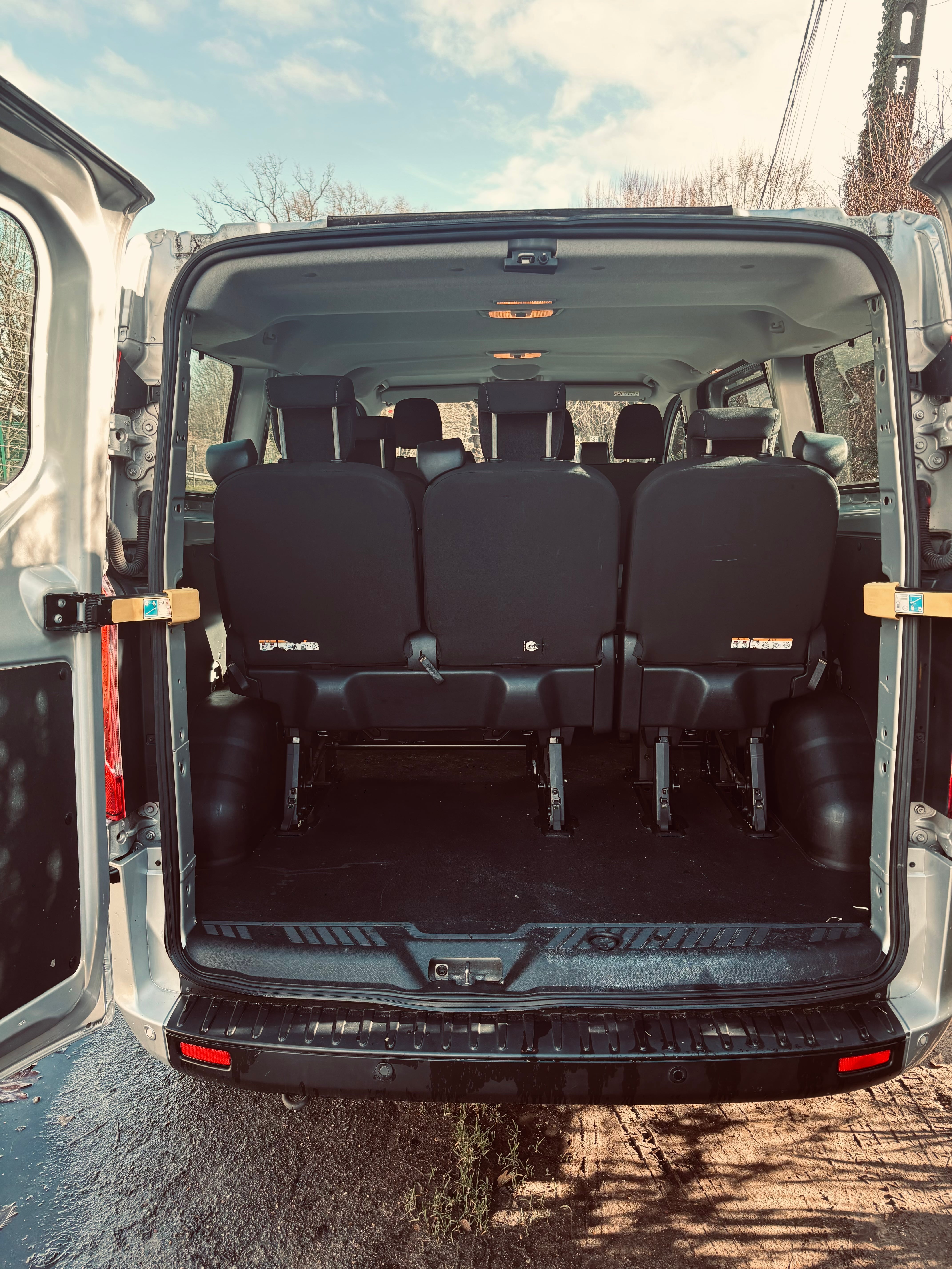 Ford Transit Custom Kombi avec Apple CarPlay