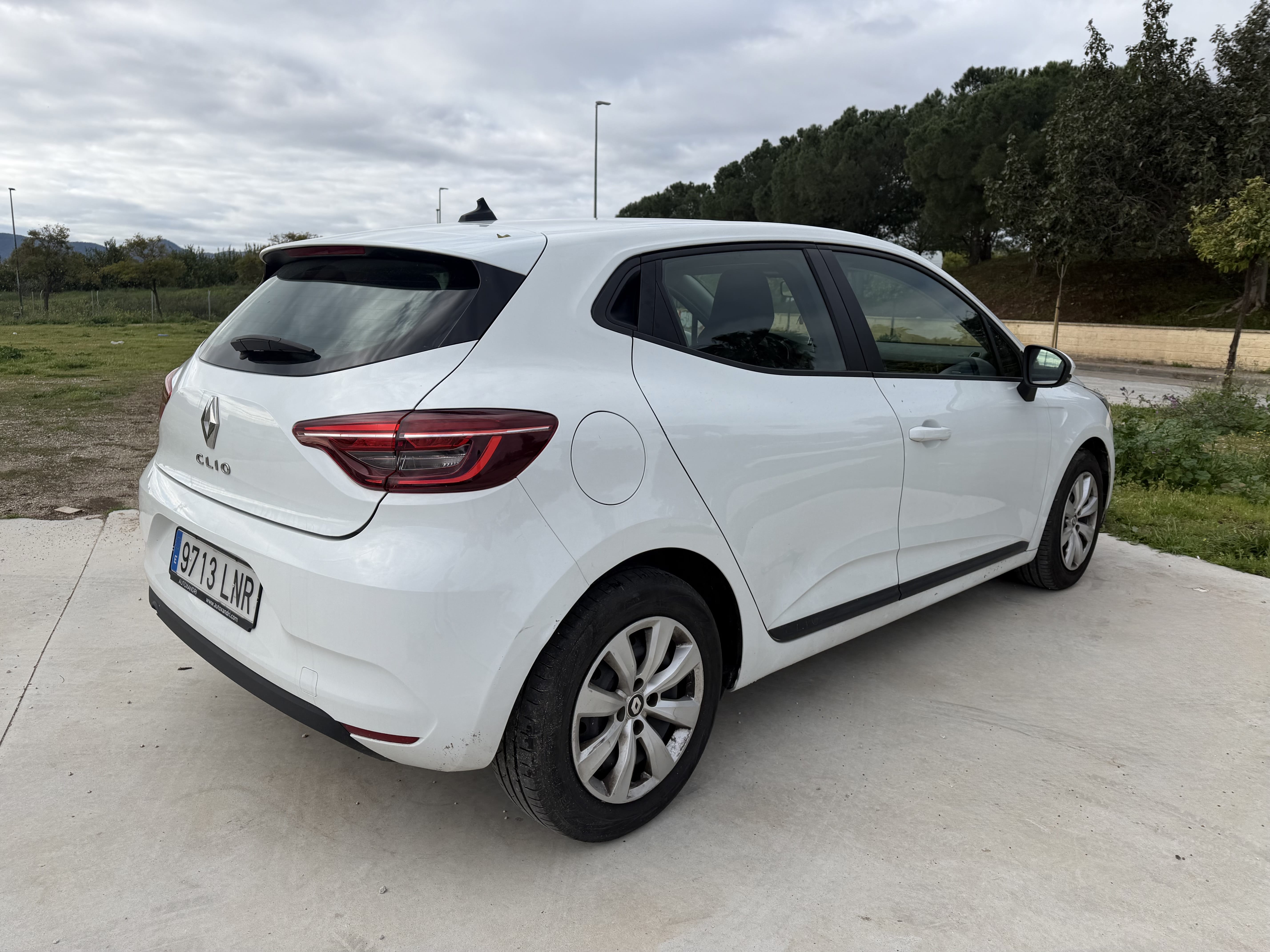 Renault Clio 2021 Gazolina Economica con Silla infantil