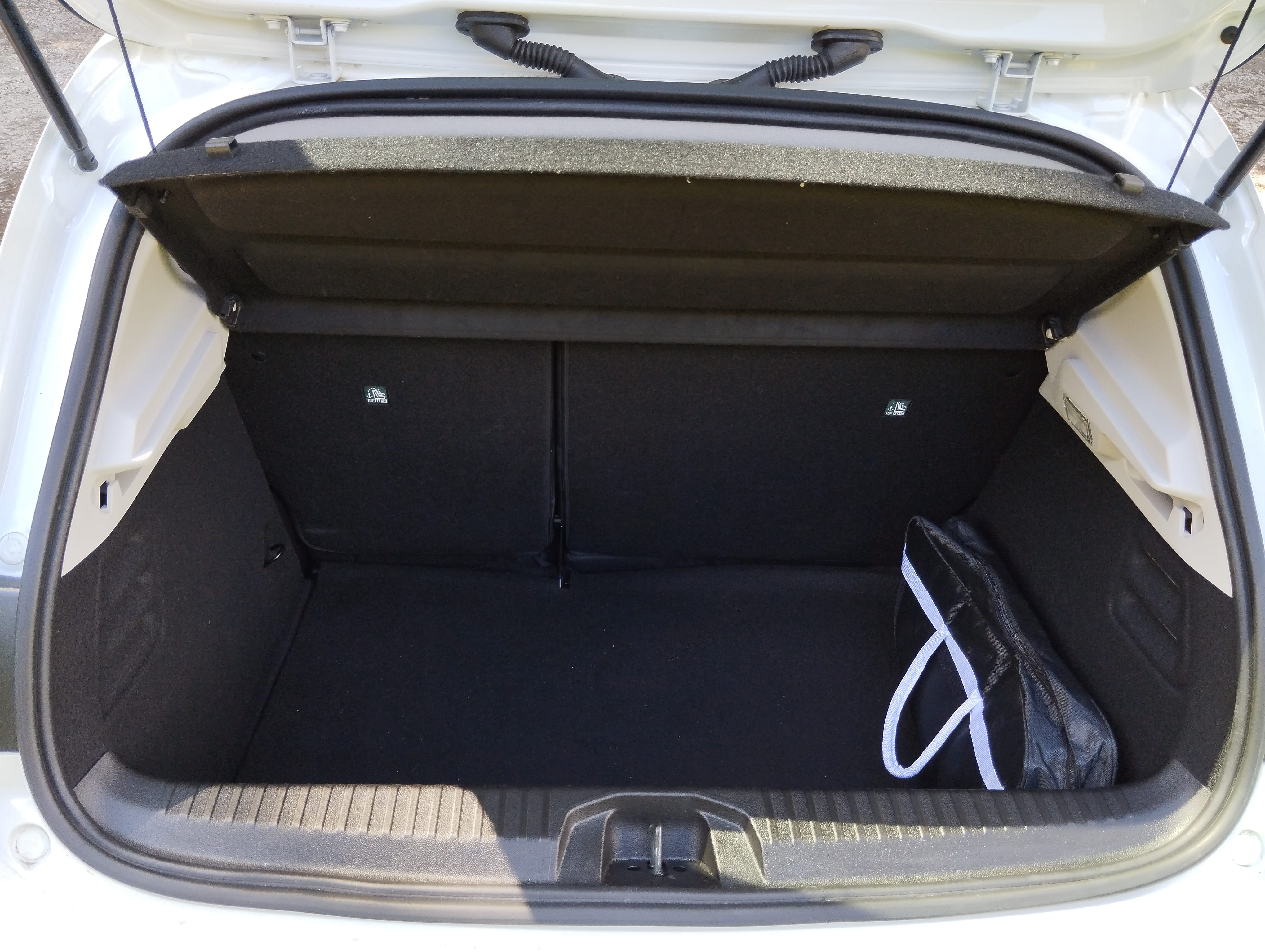 Renault Clio 1.0L essence avec Pneus neige