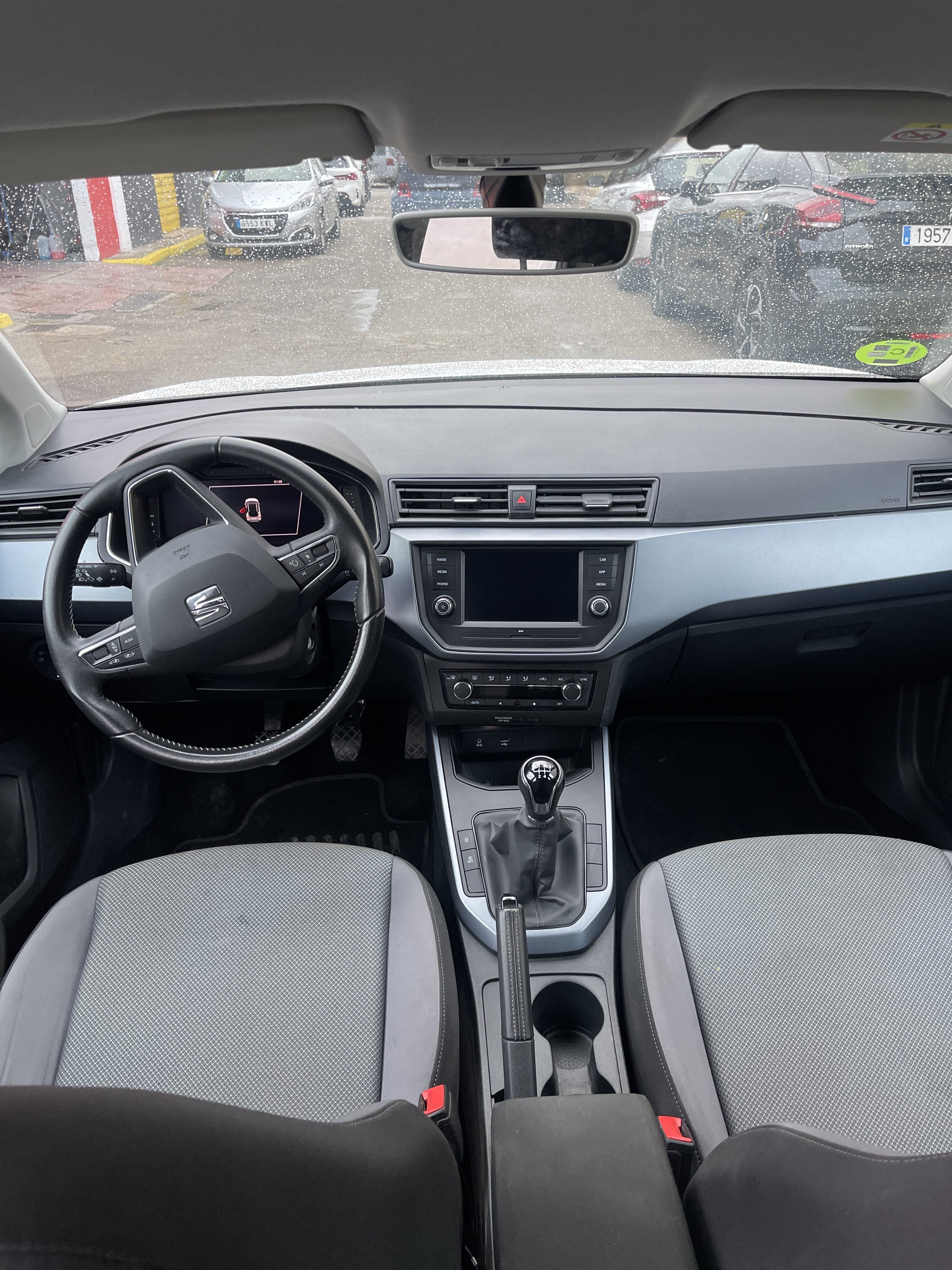 Seat Arona con Silla infantil