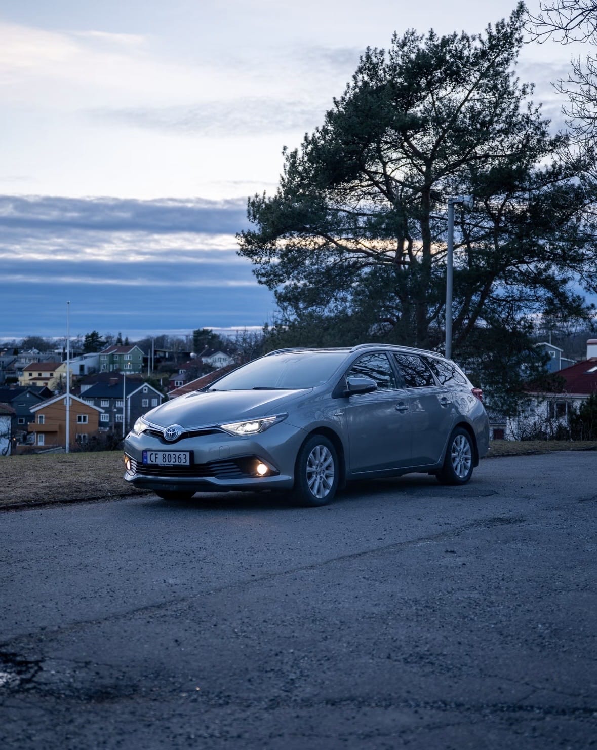 Toyota Auris Touring Sports, 2015, Blyfri 95 / Electric (hybrid), automatic