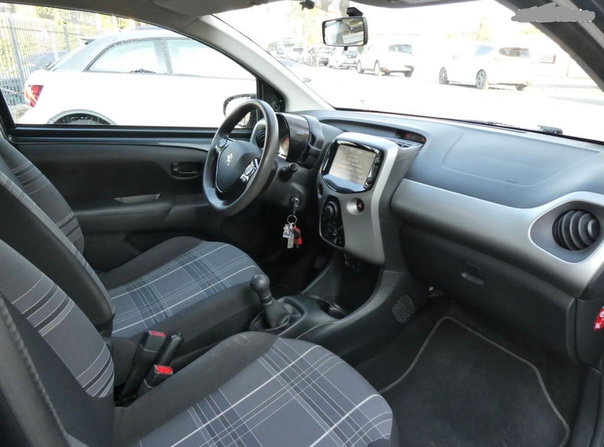 Peugeot 108 with Bluetooth audio
