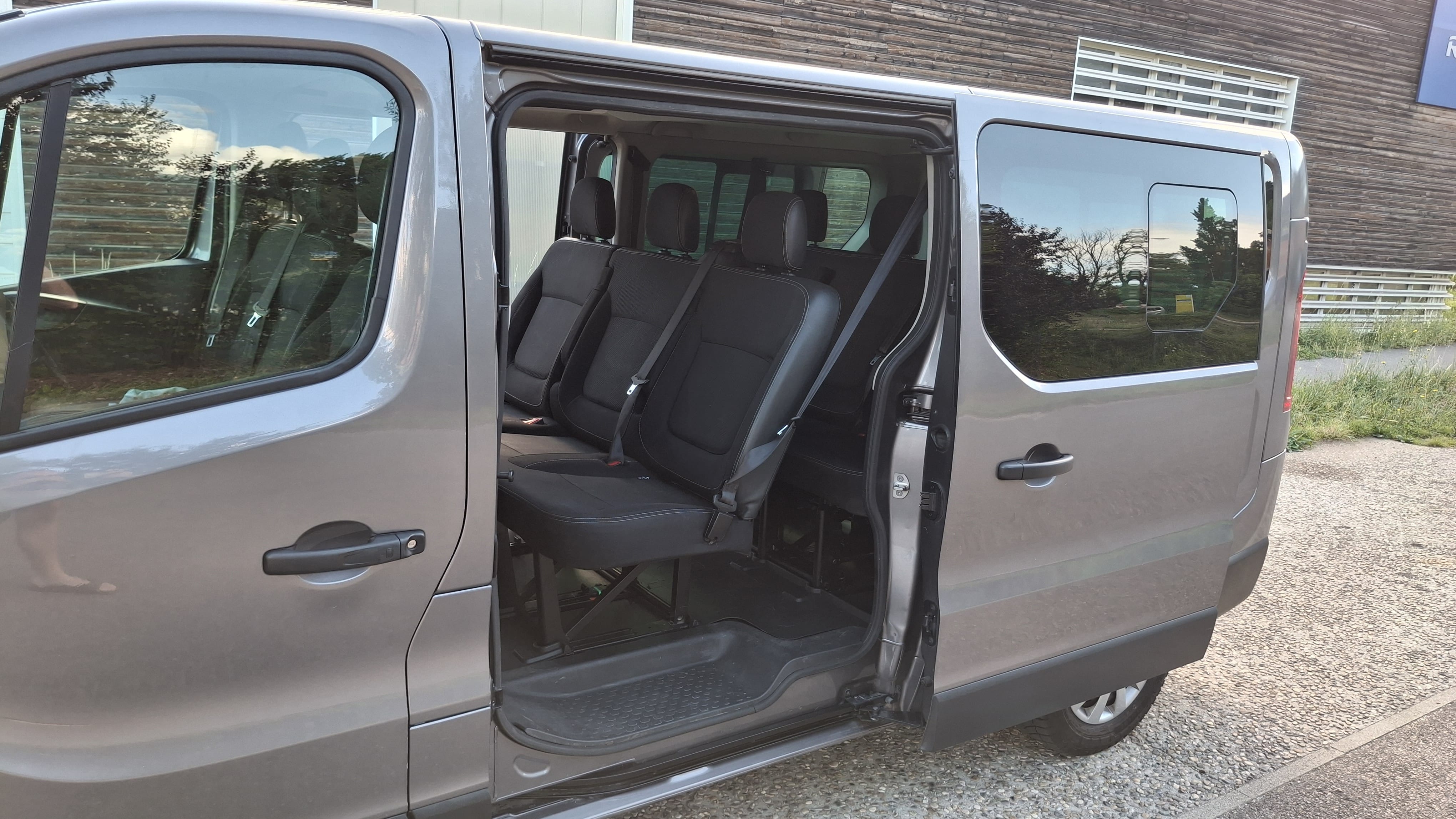 Renault Trafic Passenger 9 places rallongé, 170CV boite automatique avec Siège bébé