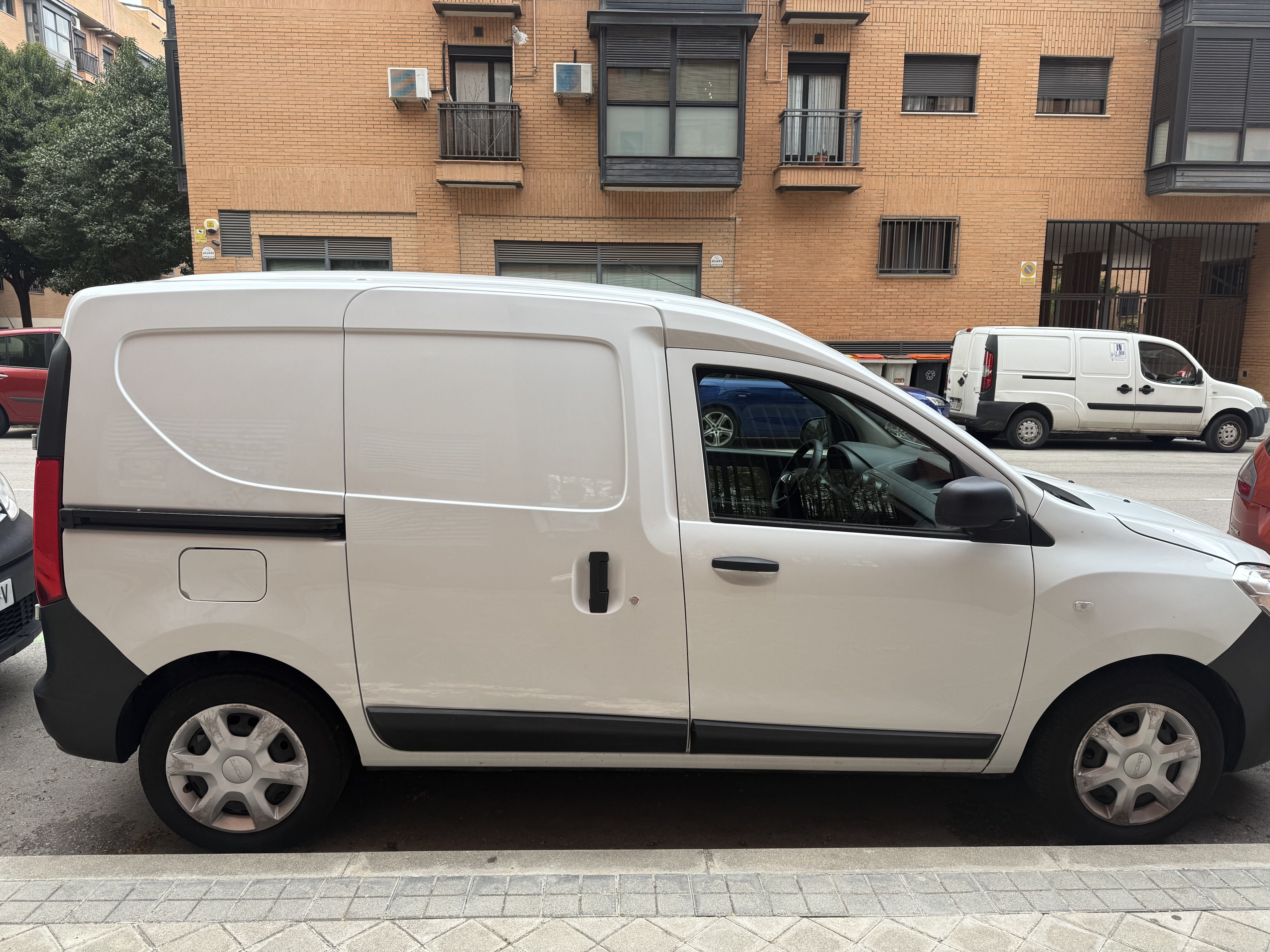 Dacia Dokker, 2019, Gasolina 95