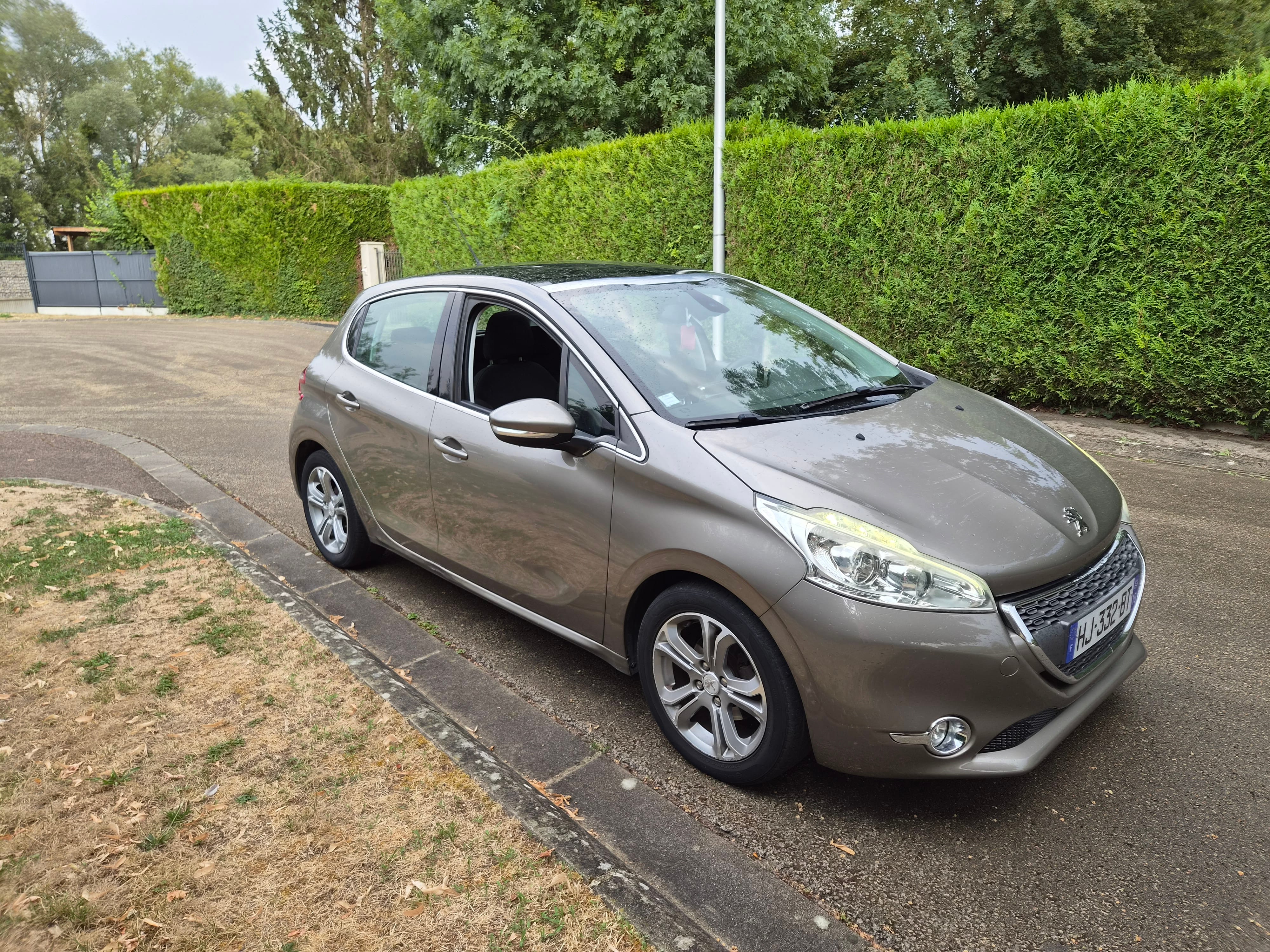 Peugeot 208 avec Climatisation