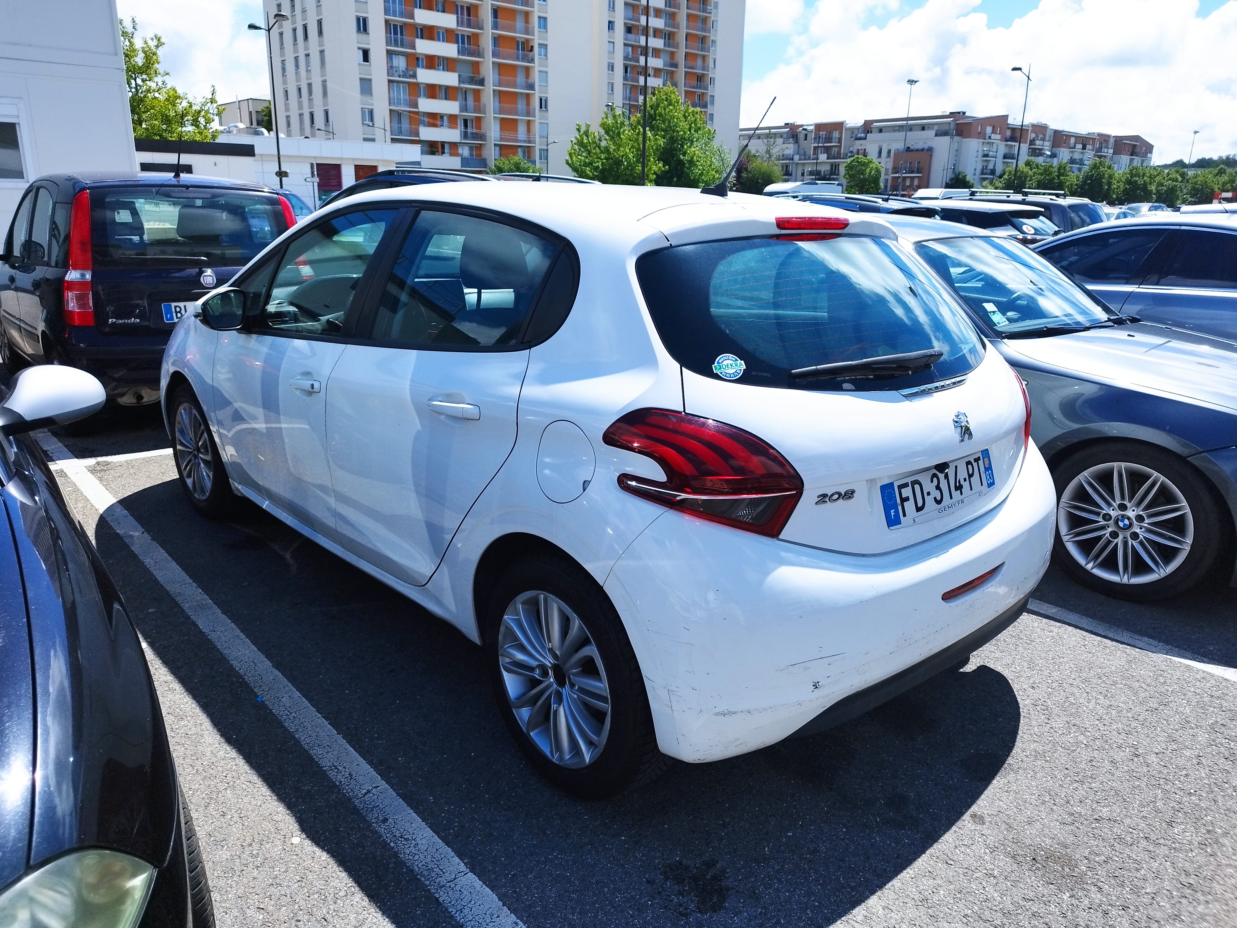 Peugeot 208 Société avec Climatisation
