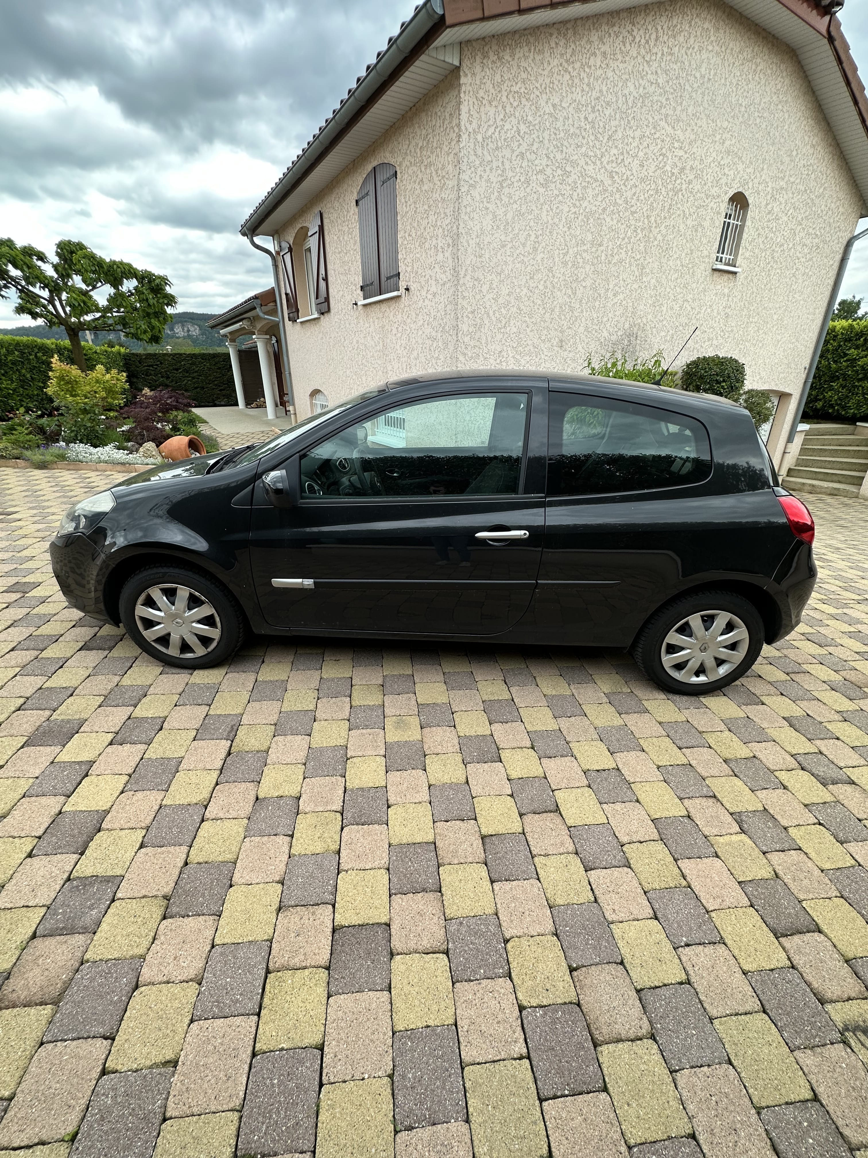 Renault Clio avec Climatisation