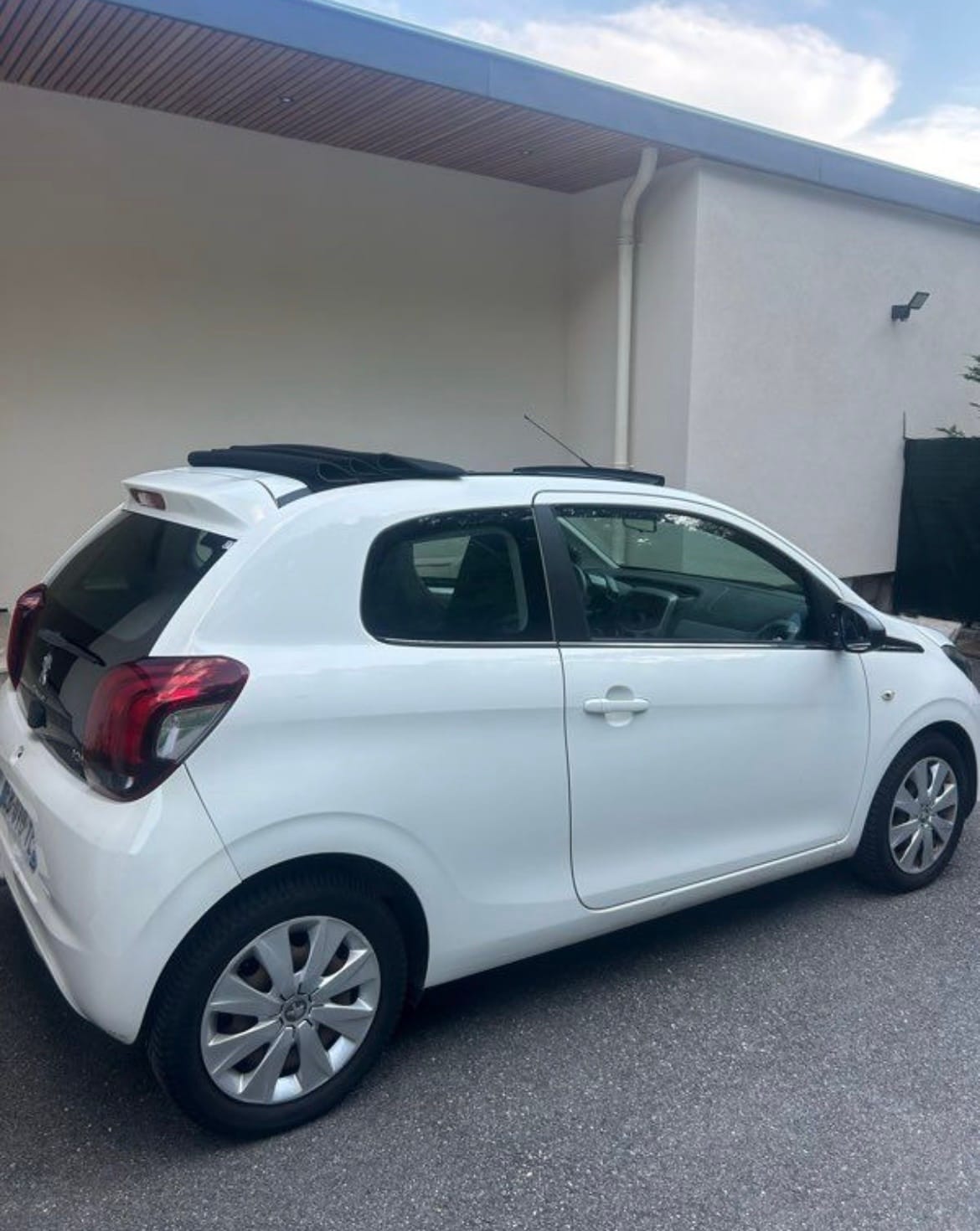 Peugeot 108 Aéroport + toit ouvrant avec Climatisation
