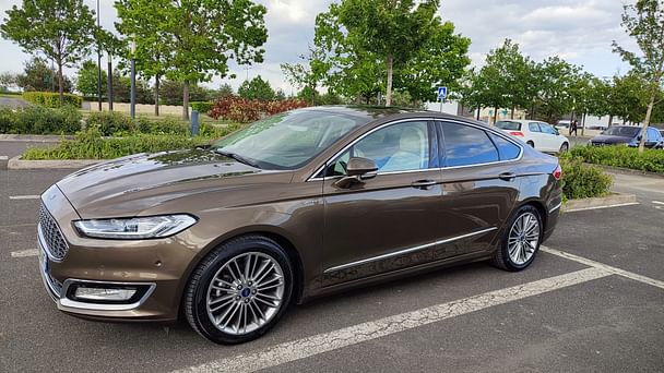Ford Mondeo Hybride avec Climatisation