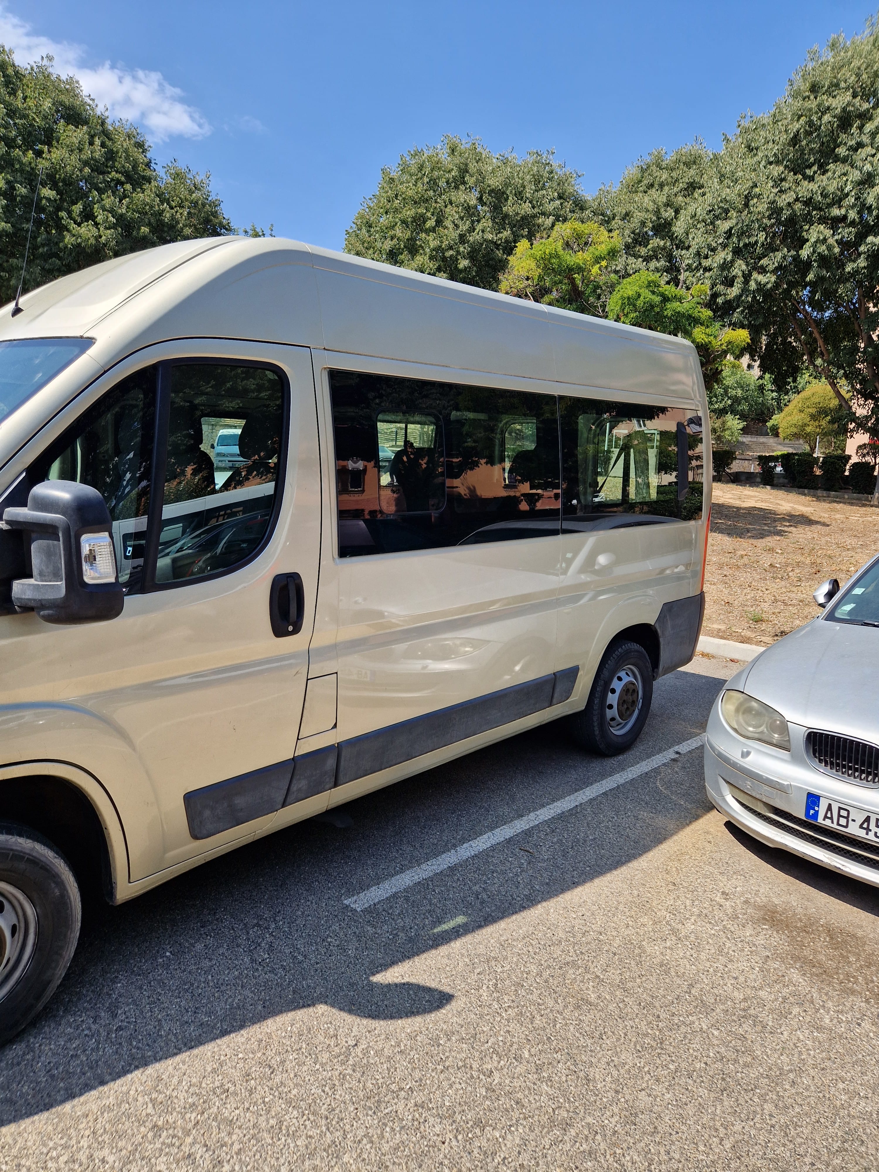 Peugeot Boxer Combi 9 places avec Climatisation