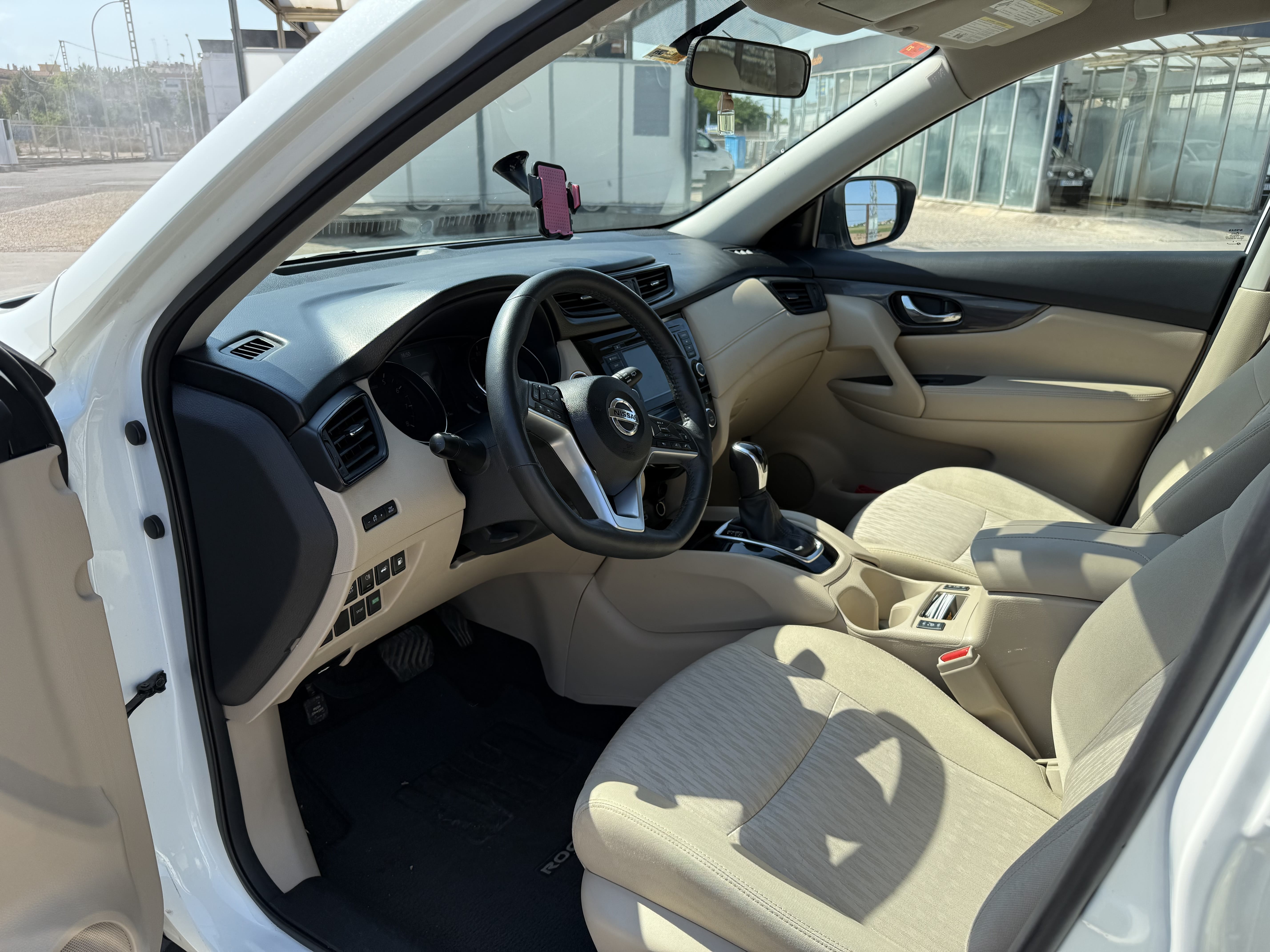 Nissan Rogue SL con Control de velocidad