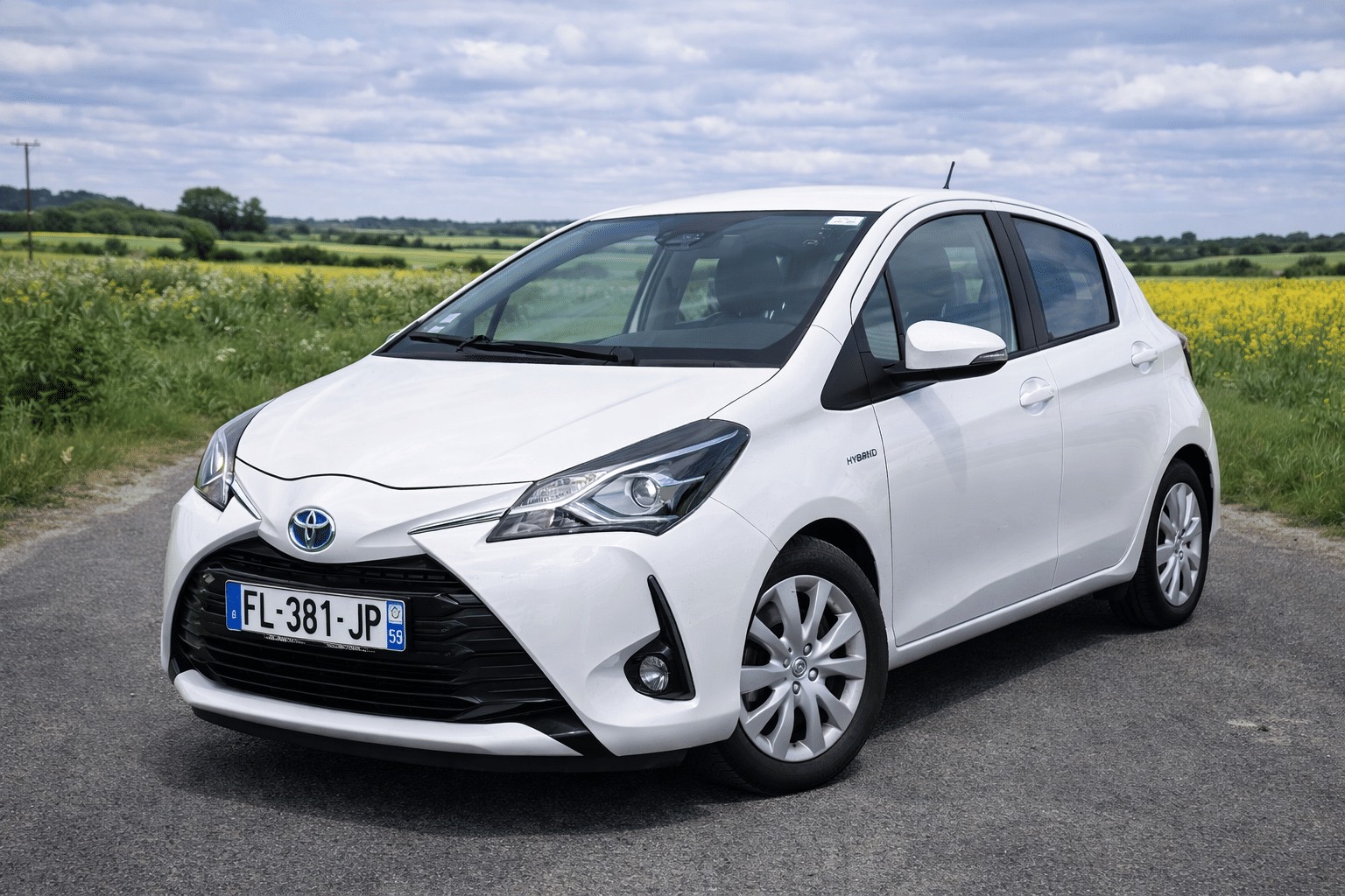 Toyota Yaris Hybride, 2019, Essence 98 / Électrique (hybride), automatique