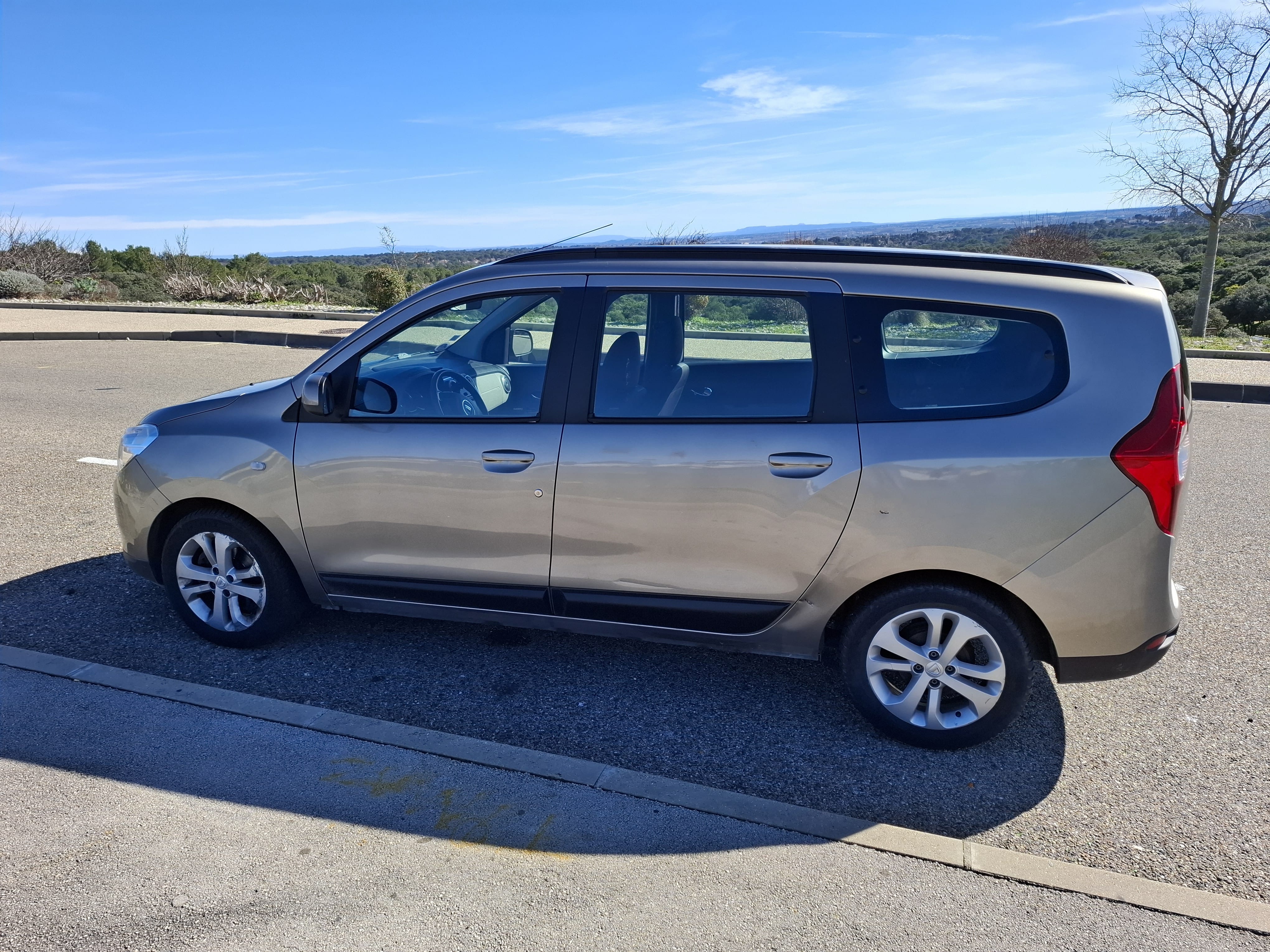 Dacia Lodgy avec Climatisation