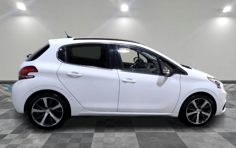 Peugeot 208 avec GPS