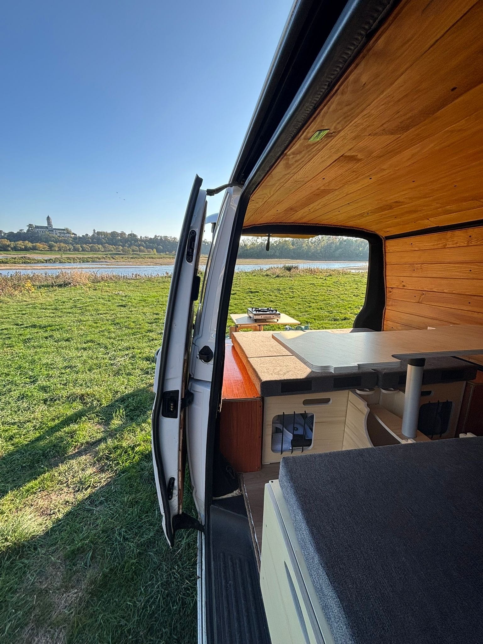 Volkswagen Transporter Camper avec Douche extérieure