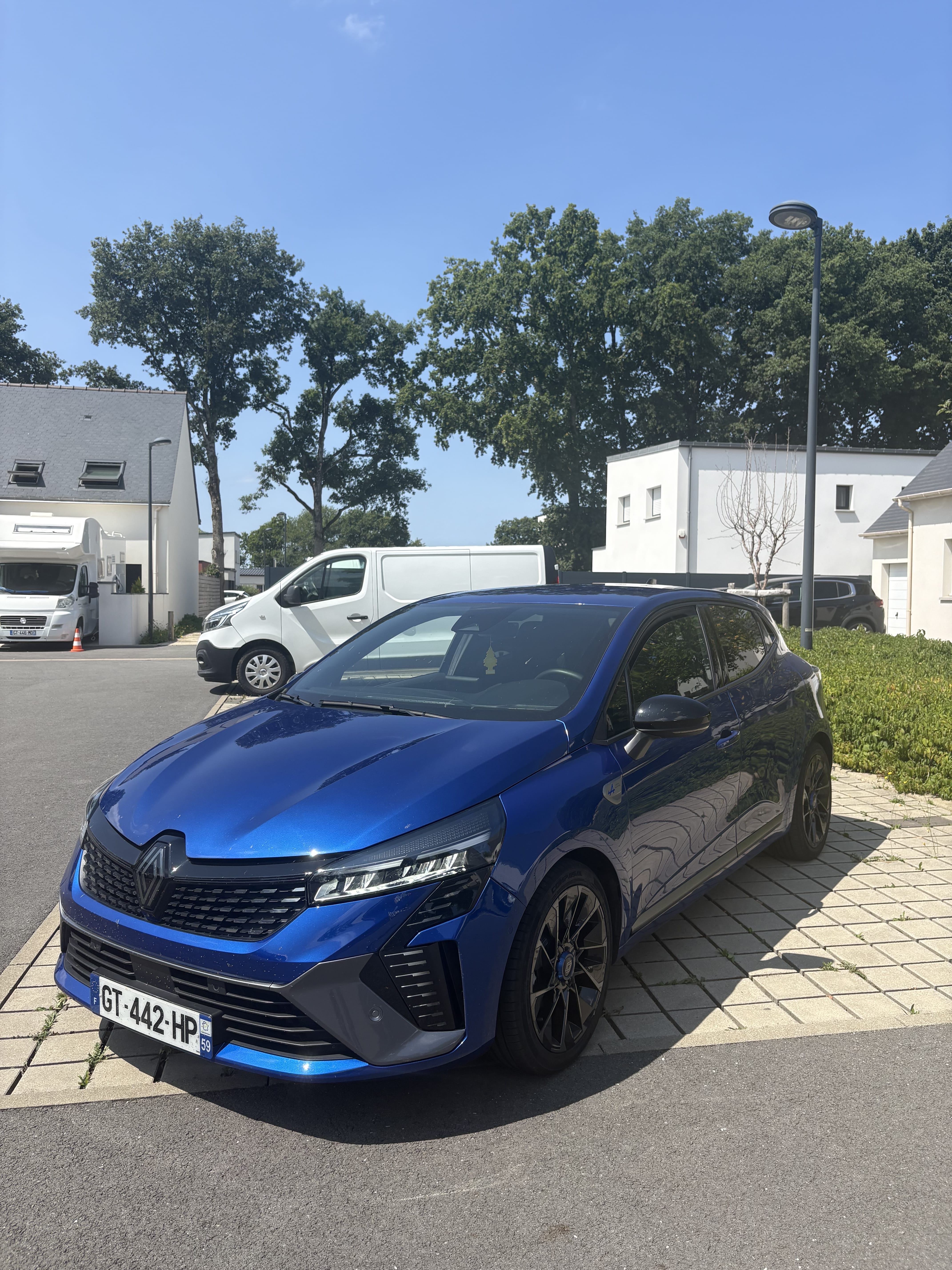 Renault Clio 5 alpine, 2023, Essence 95 / Électrique (hybride), automatique